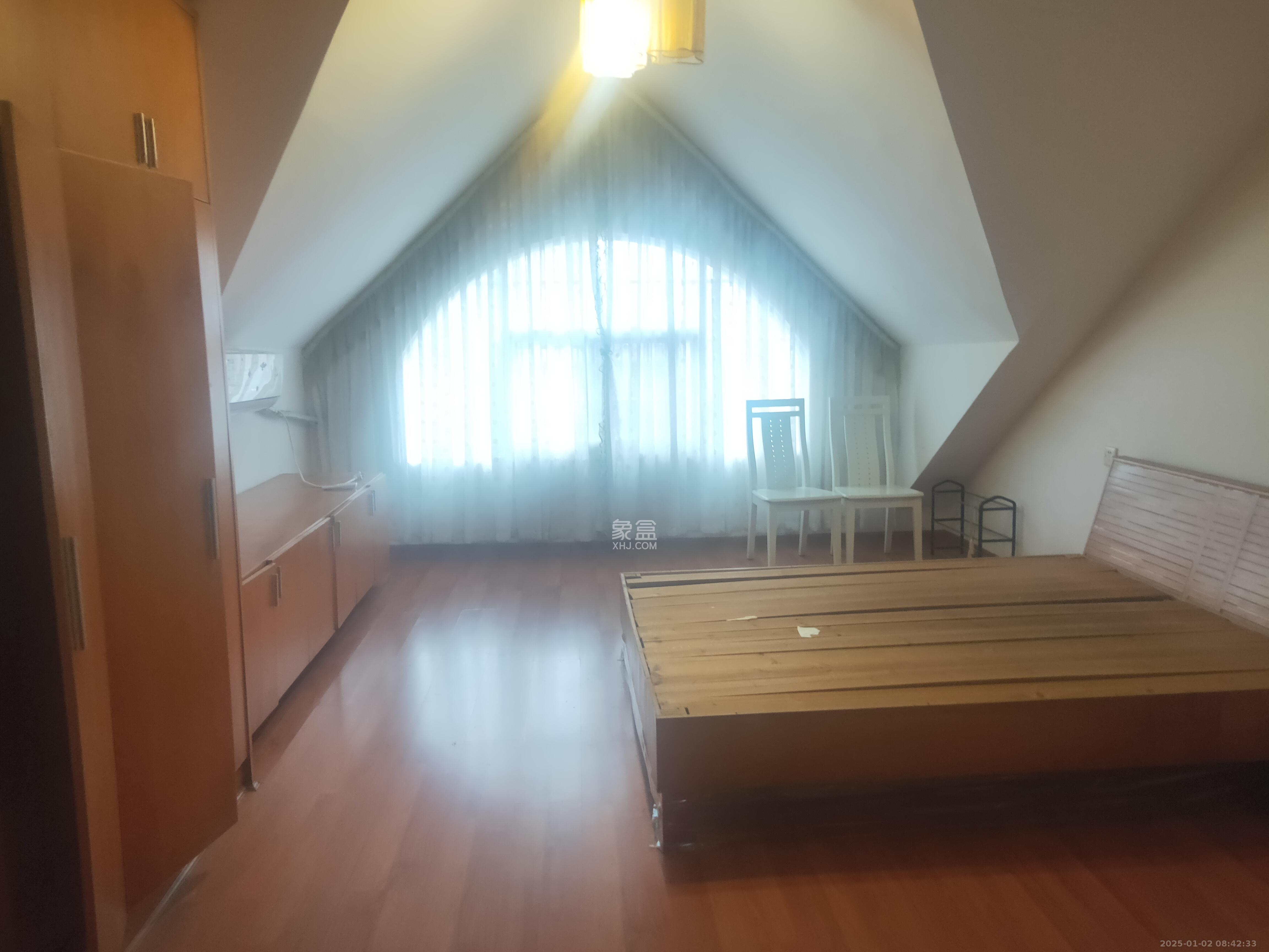 山水人家三期  3室2厅1卫   1500.00元/月室内图