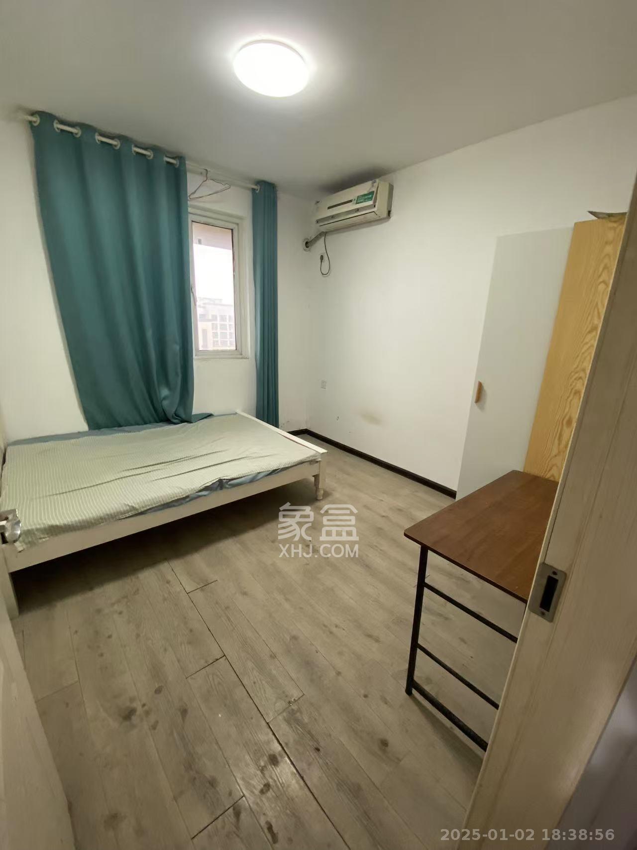 绿地新都会  3室2厅2卫   1800.00元/月室内图