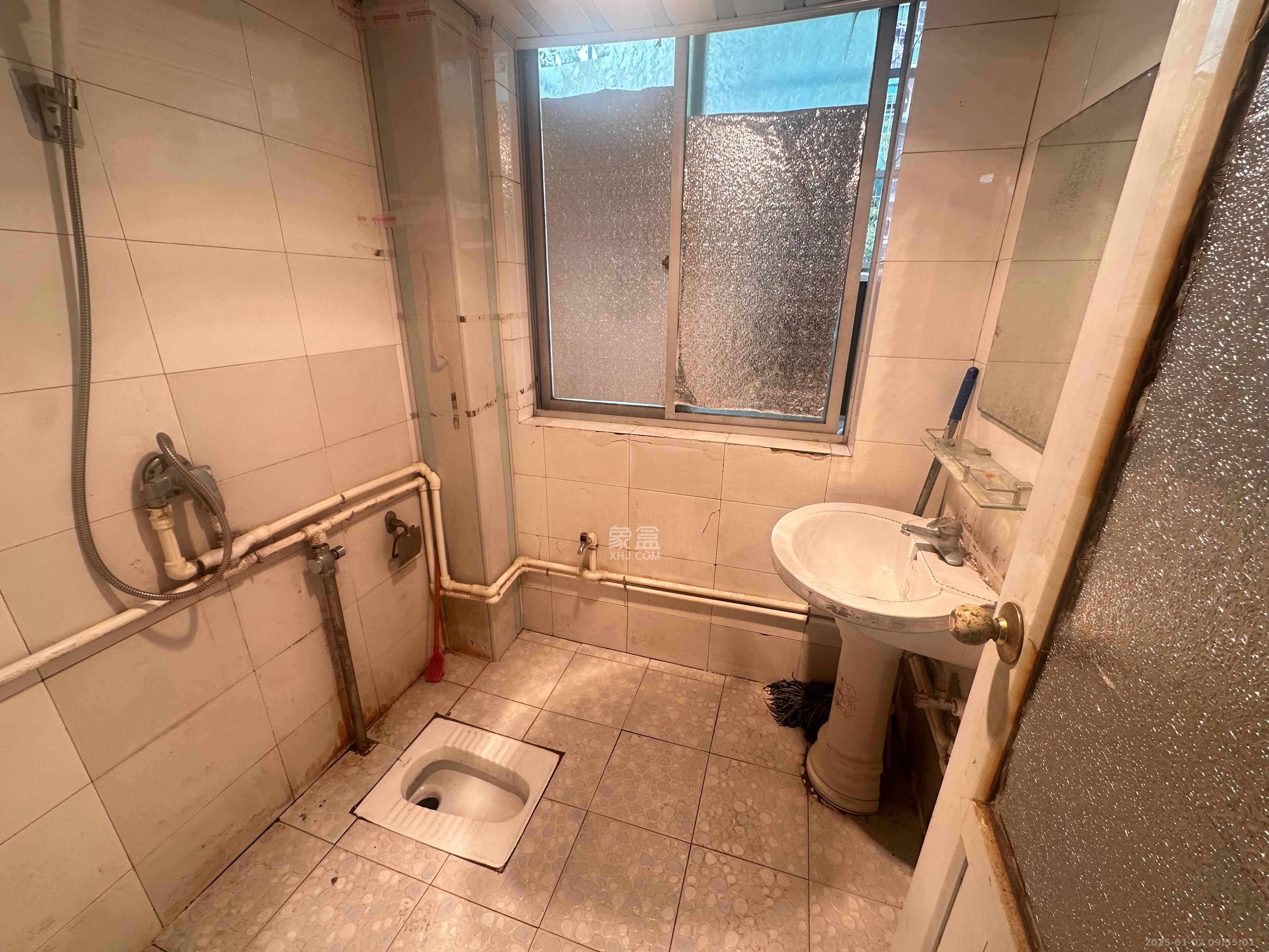 中南汽车世界  3室2厅2卫    1300.0元/月 中南汽车世界  3室2厅2卫    1300.0元/月室内图