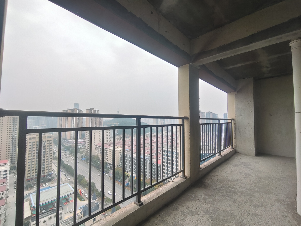 金泰嘉园 3室2厅2卫 61.8万 金泰嘉园 3室2厅2卫 61.8万客厅