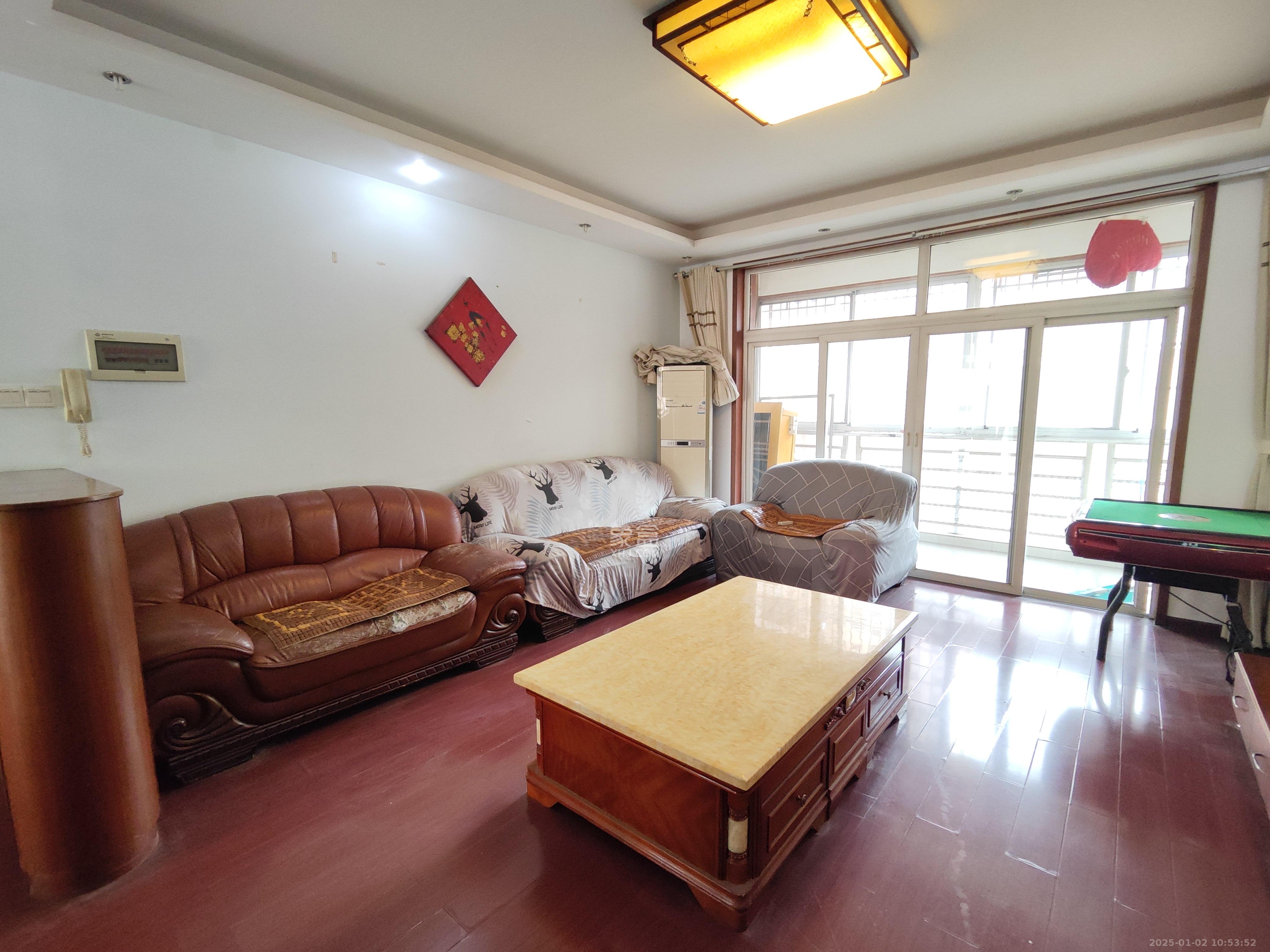 圣力华苑 3室2厅2卫 1500.0元/月 圣力华苑 3室2厅2卫 1500.0元/月室内图