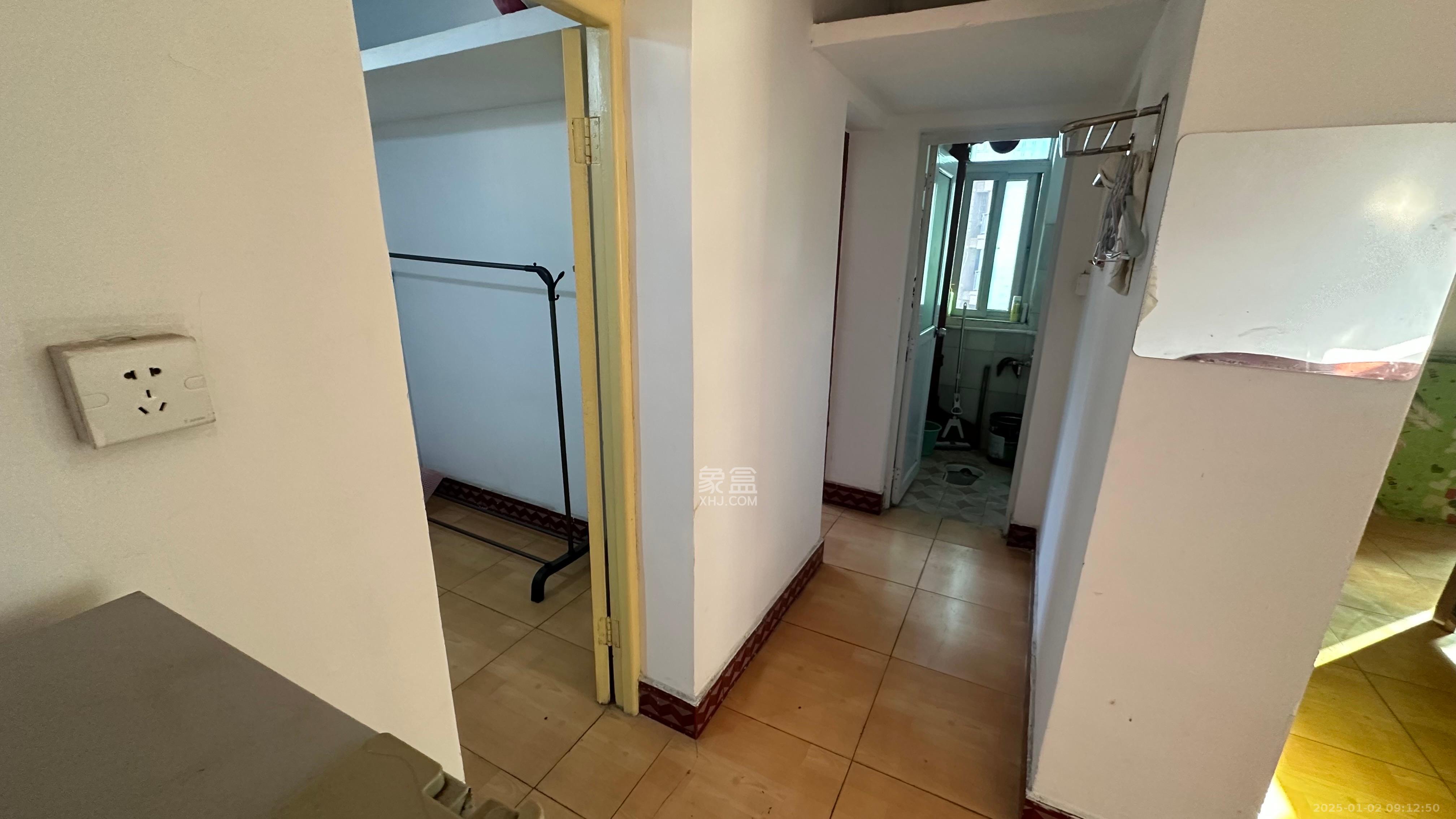 红旗区四片  2室1厅1卫    1200.0元/月 红旗区四片  2室1厅1卫    1200.0元/月室内图