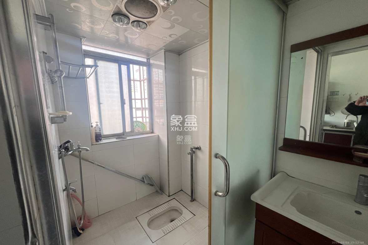 金桂小区一期 1室0厅0卫 1800.0元/月 金桂小区一期 1室0厅0卫 1800.0元/月室内图