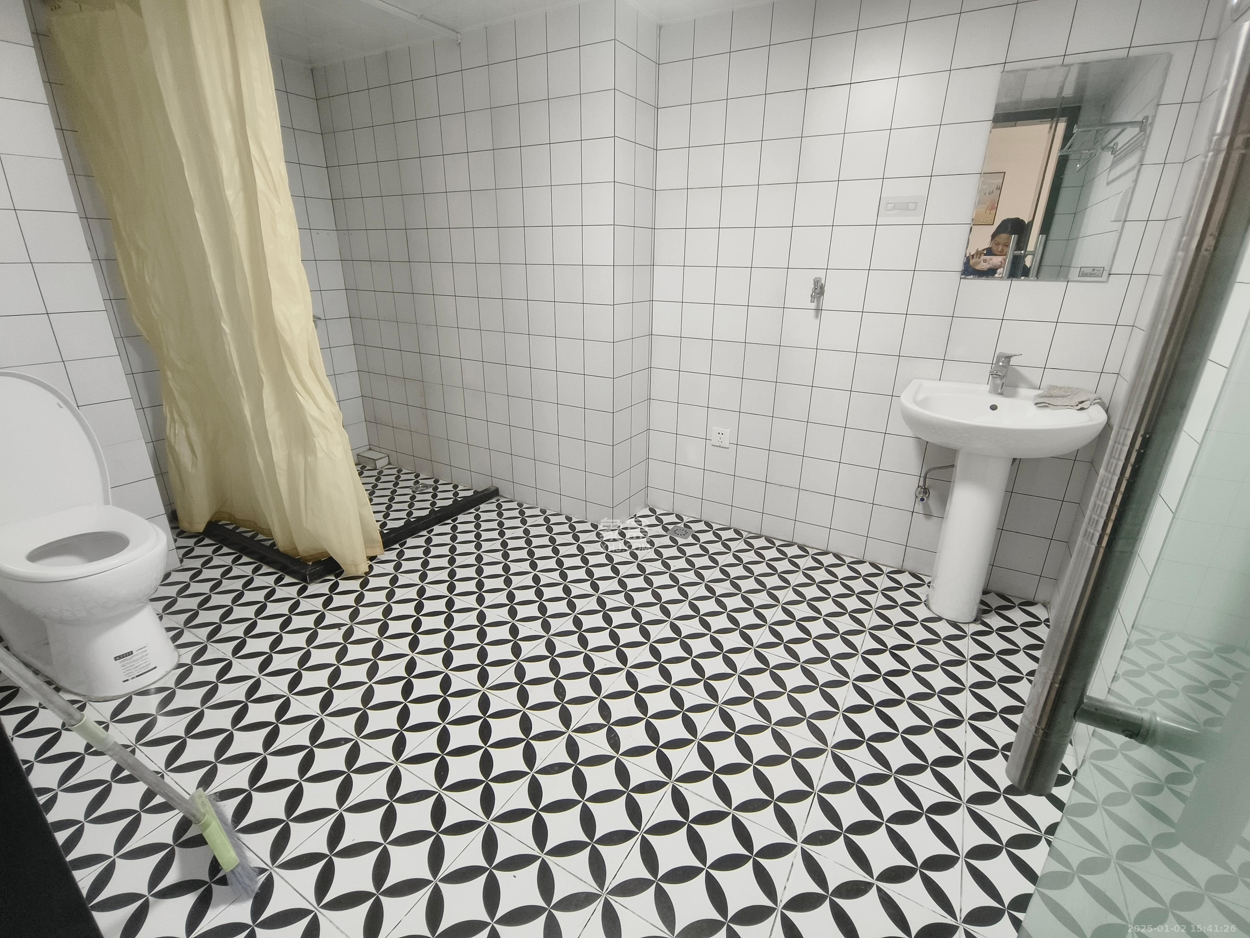 香槟小镇(香槟花苑) 1室1厅1卫 1100.0元/月 香槟小镇(香槟花苑) 1室1厅1卫 1100.0元/月室内图