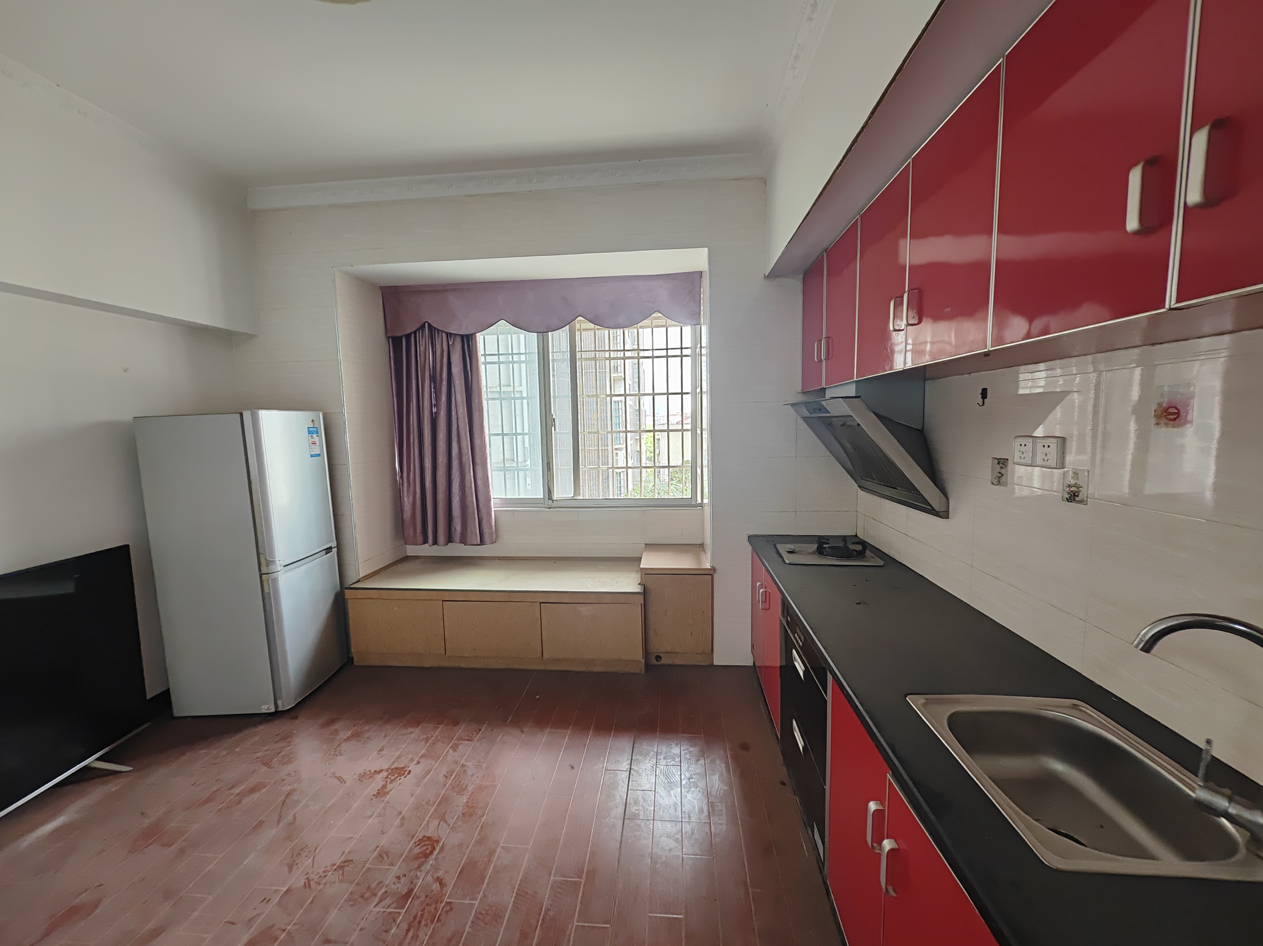 星海名都  1室1厅1卫    16.8万 星海名都  1室1厅1卫    16.8万客厅