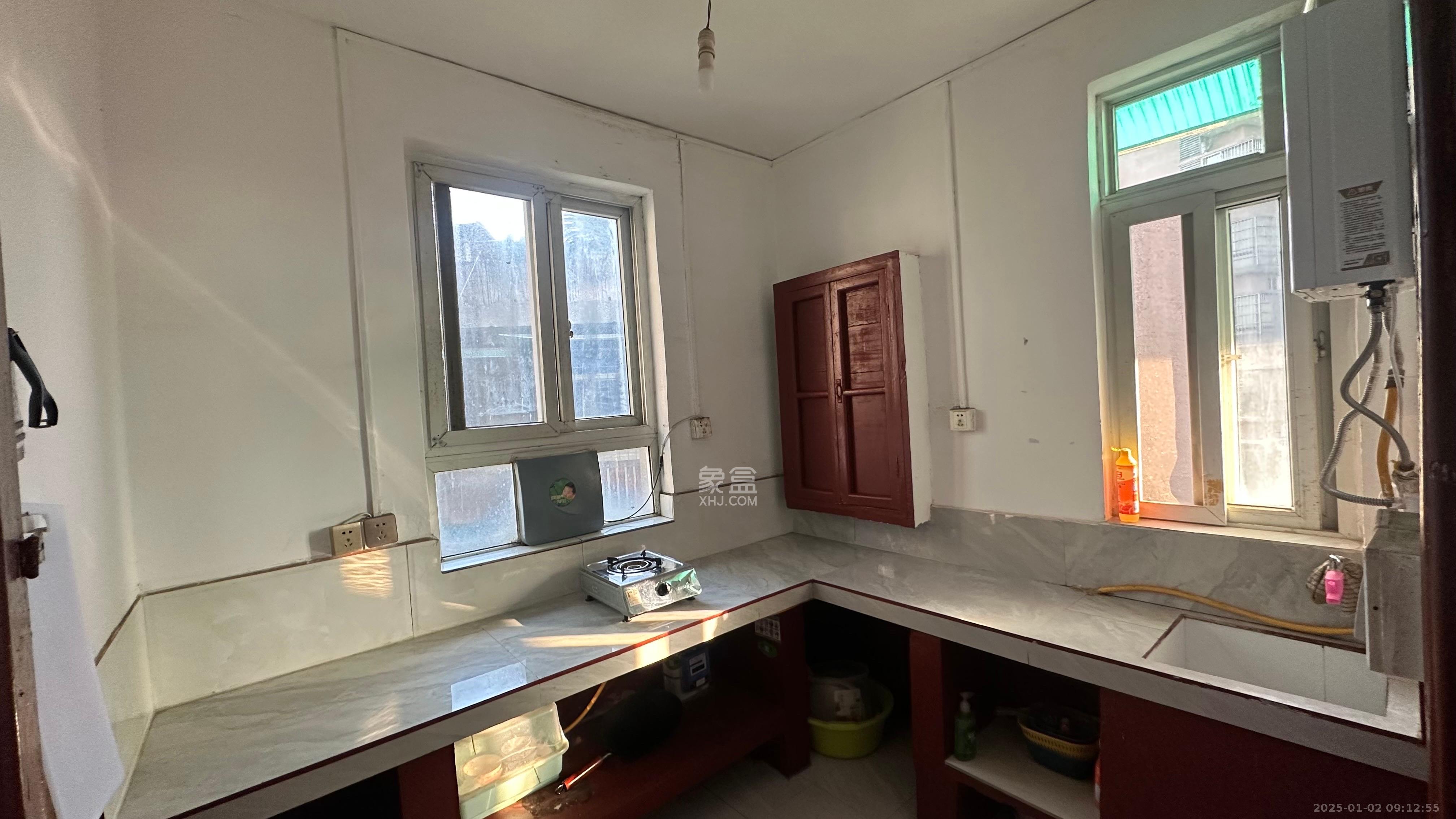 红旗区四片  2室1厅1卫    1200.0元/月 红旗区四片  2室1厅1卫    1200.0元/月室内图