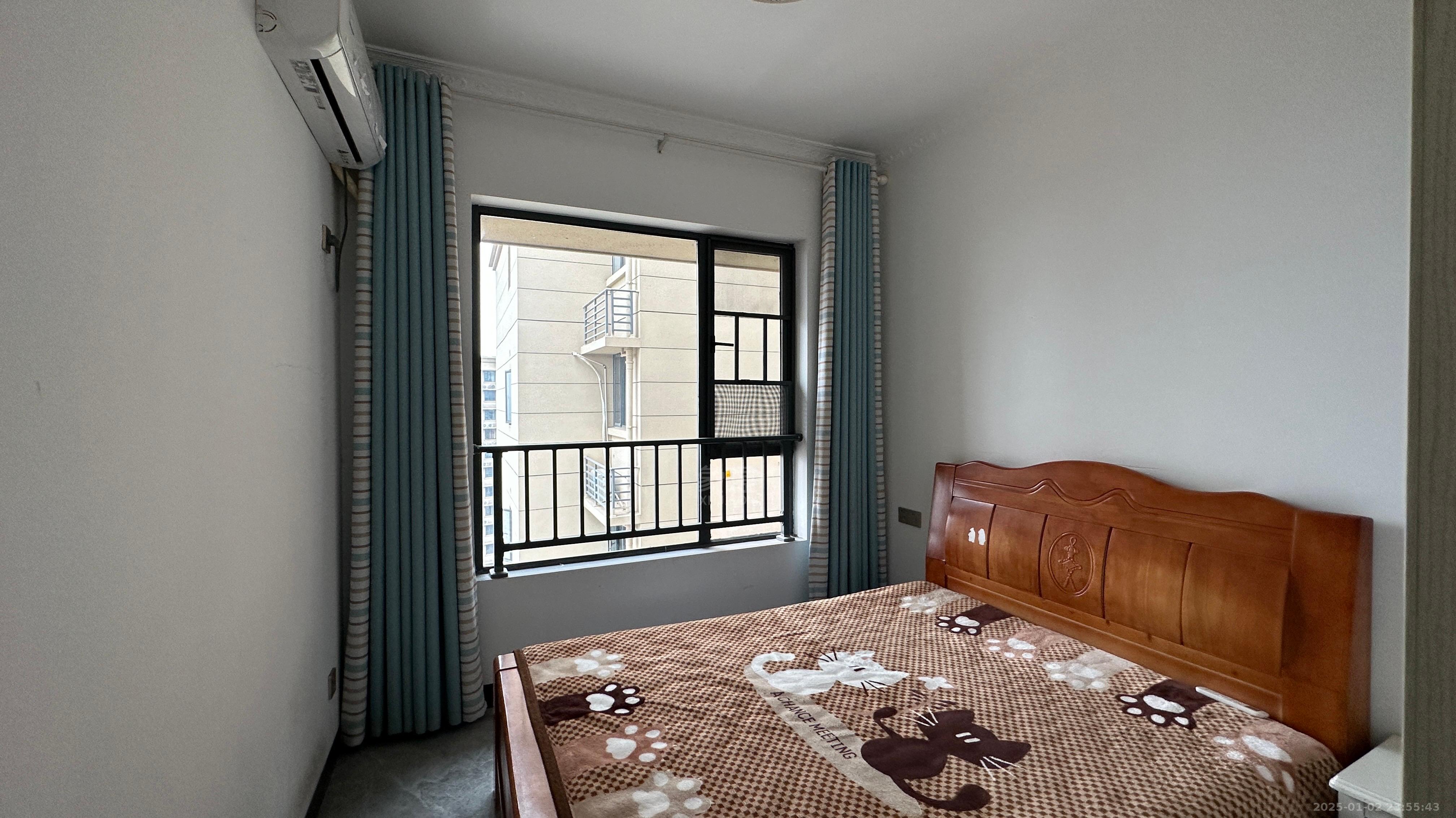 紫金华府 5室2厅2卫 2600.0元/月 紫金华府 5室2厅2卫 2600.0元/月室内图