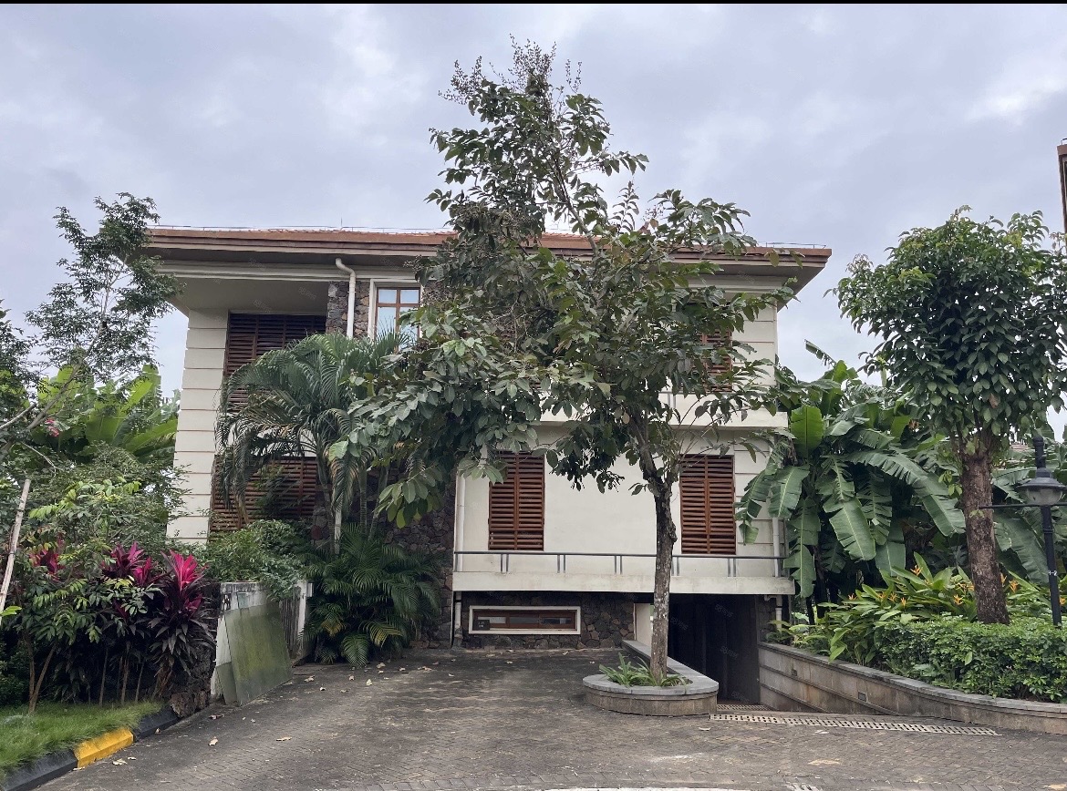 美灵湖 6室2厅2卫 900.0万 美灵湖 6室2厅2卫 900.0万客厅