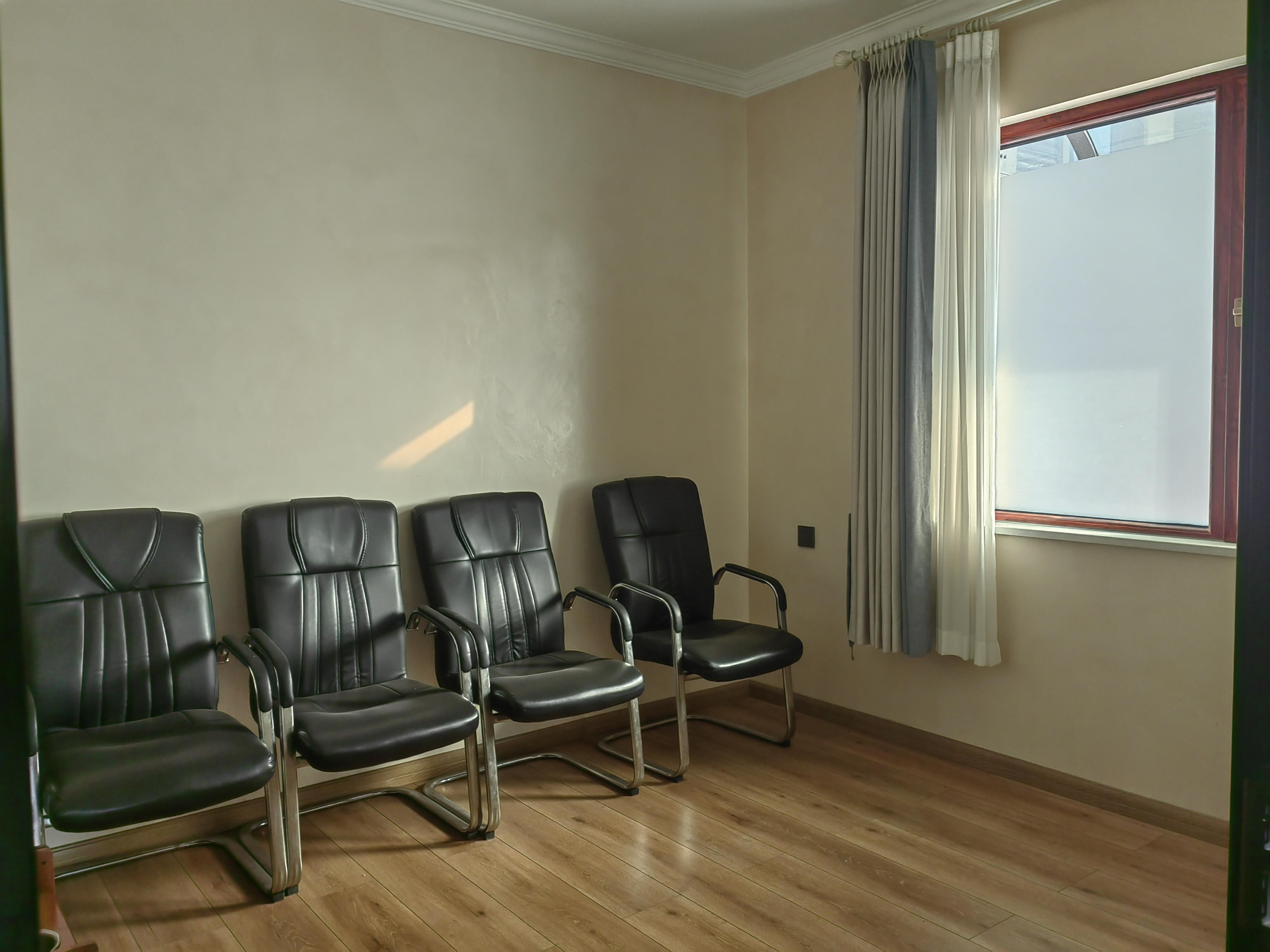 紫旭名园  4室2厅2卫    150.0万 紫旭名园  4室2厅2卫    150.0万客厅