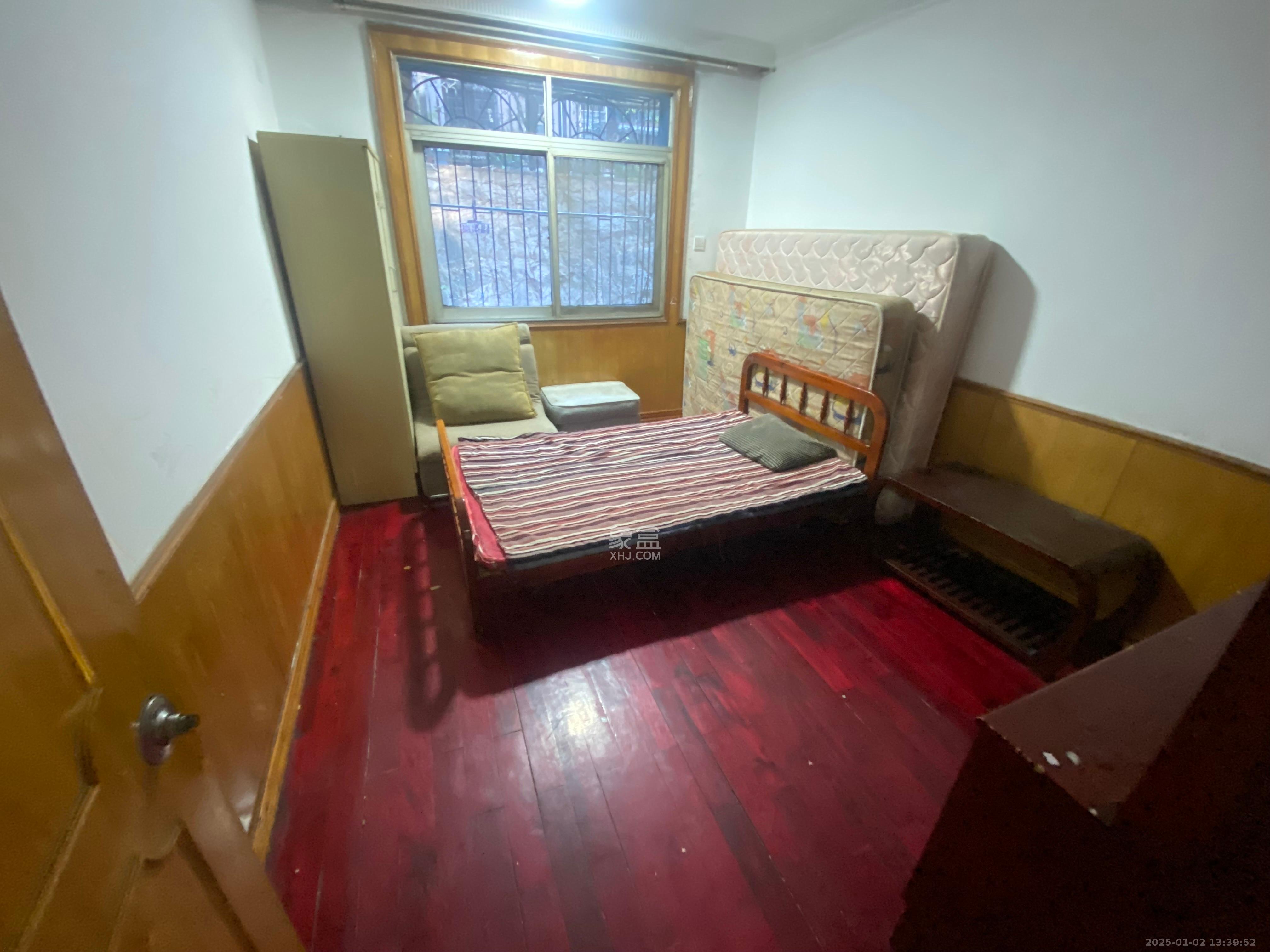 汽制宿舍 2室2厅1卫 1400.0元/月 汽制宿舍 2室2厅1卫 1400.0元/月室内图