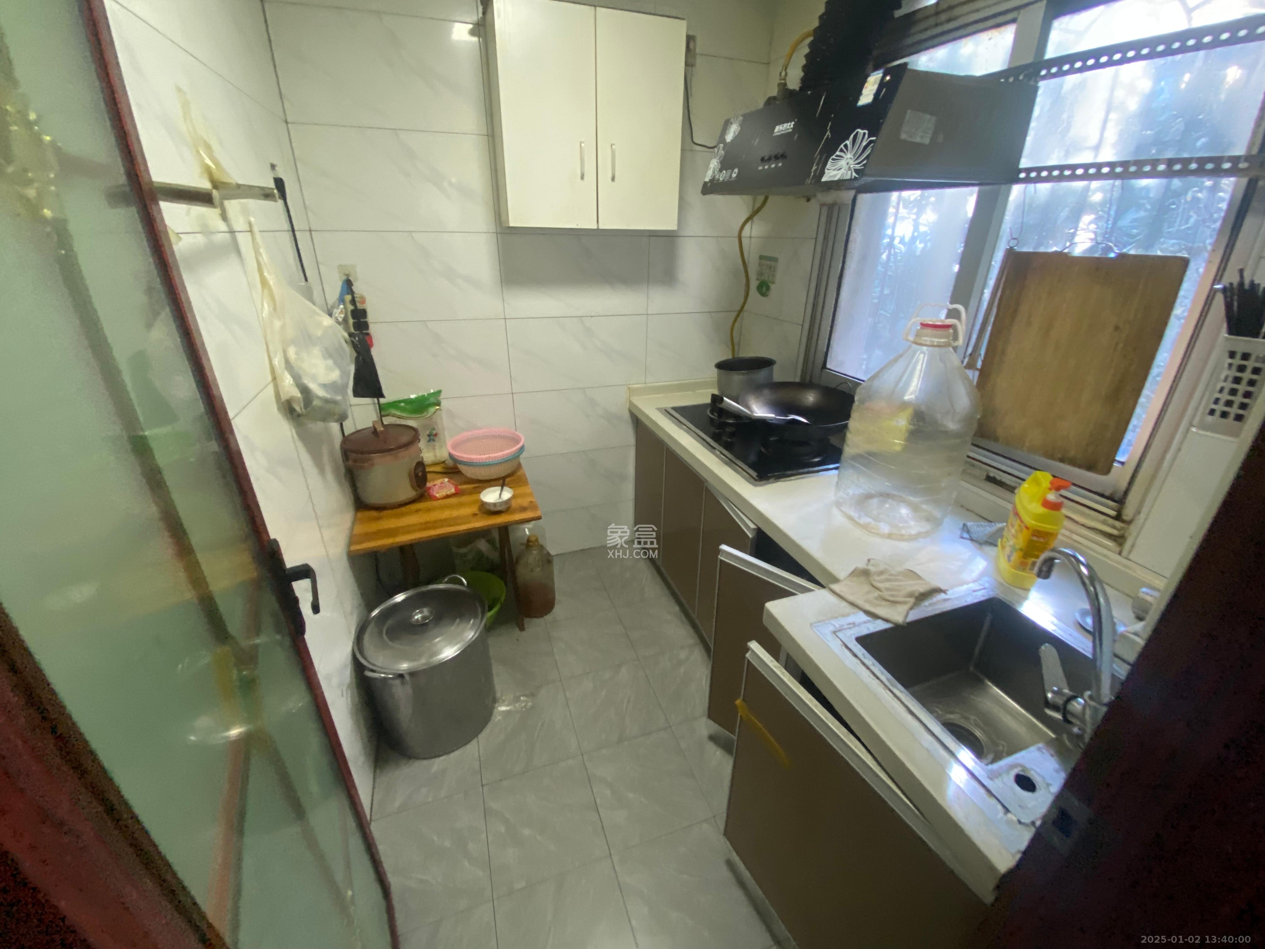 汽制宿舍 2室2厅1卫 1400.0元/月 汽制宿舍 2室2厅1卫 1400.0元/月室内图