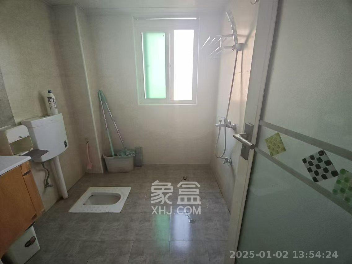 格林星城 3室2厅2卫 2400.0元/月 格林星城 3室2厅2卫 2400.0元/月室内图