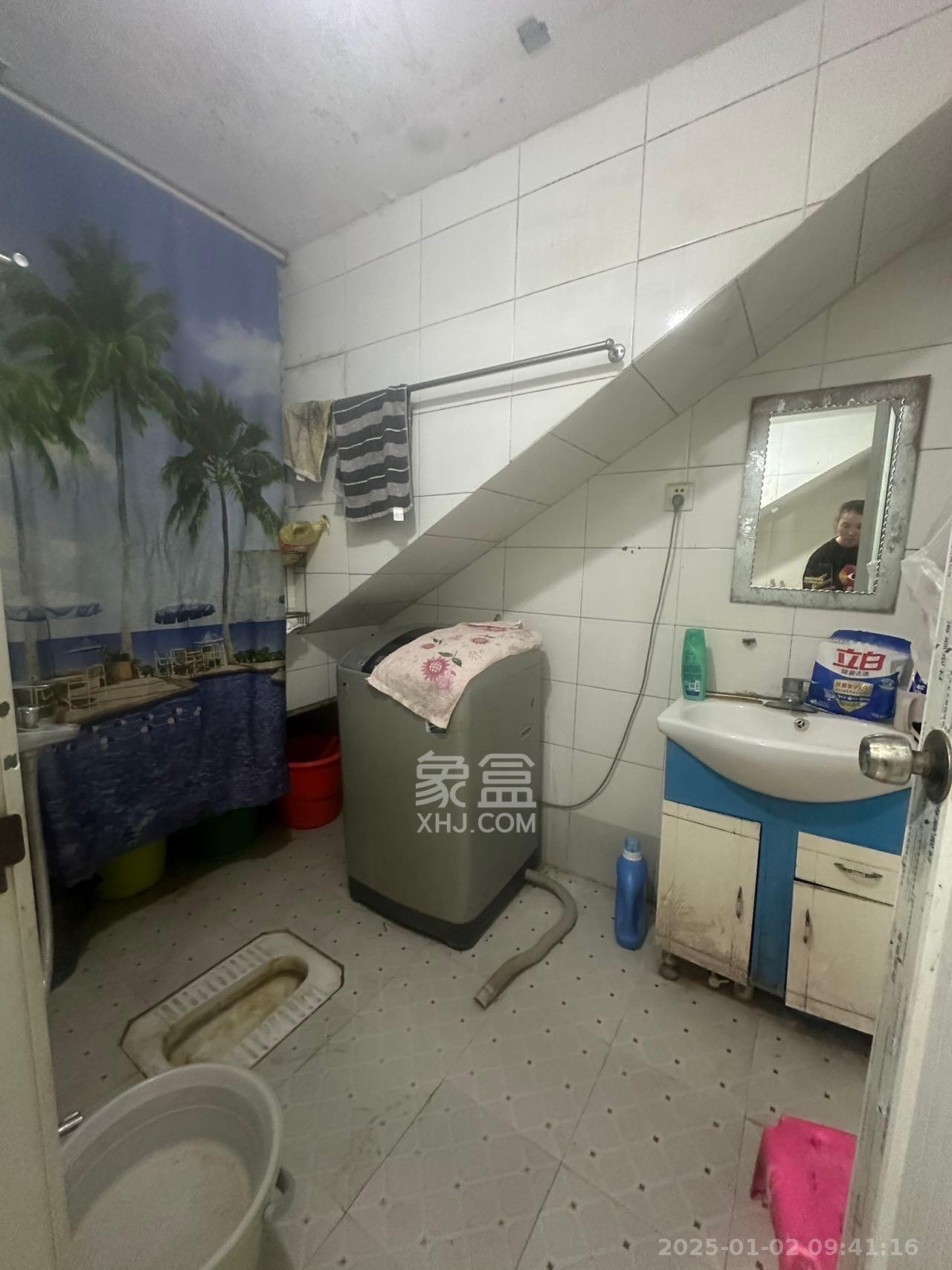 鄱阳小区  2室2厅1卫    1000.0元/月 鄱阳小区  2室2厅1卫    1000.0元/月室内图