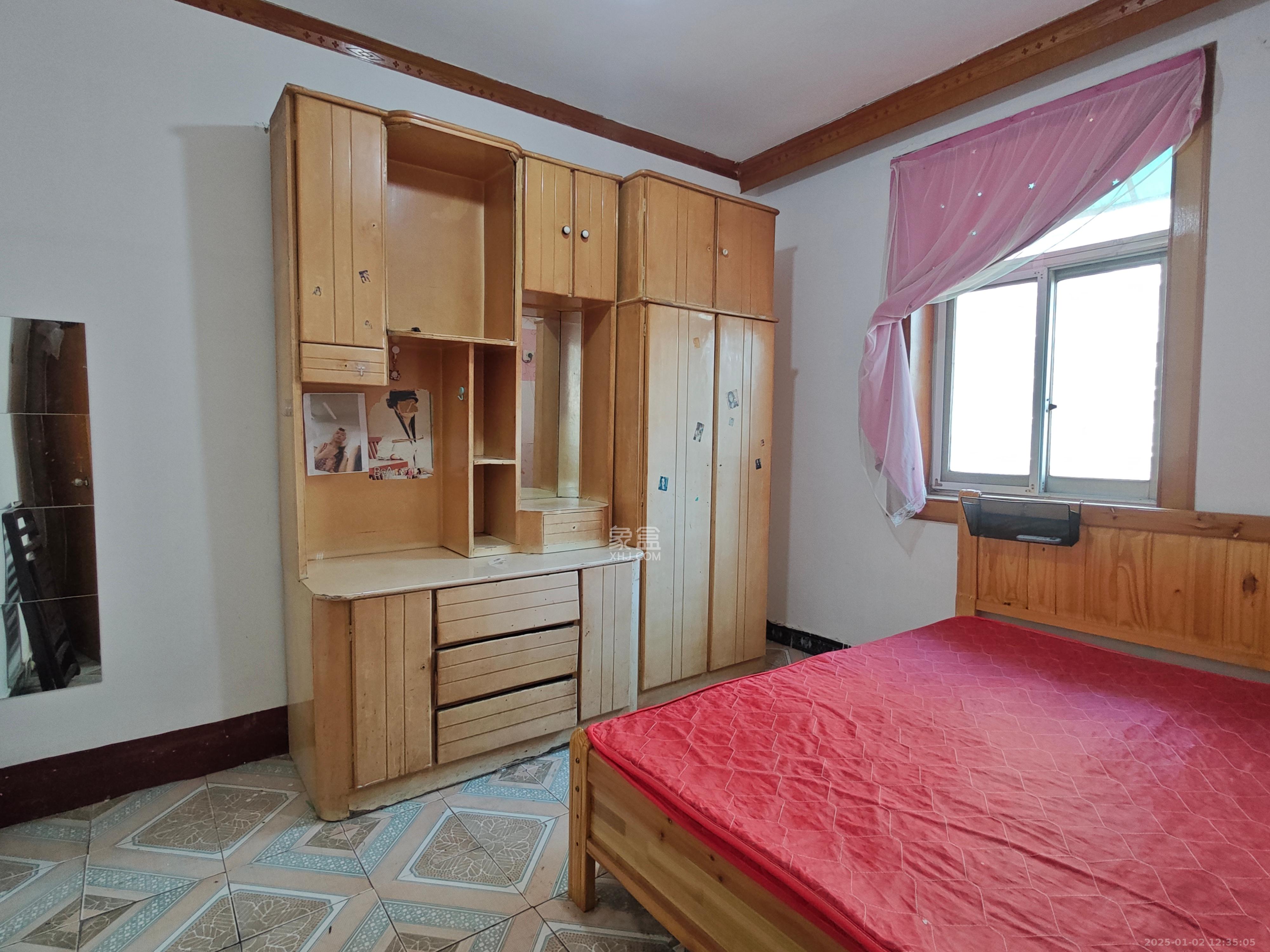 红旗区四片 2室1厅1卫 1100.0元/月 红旗区四片 2室1厅1卫 1100.0元/月室内图