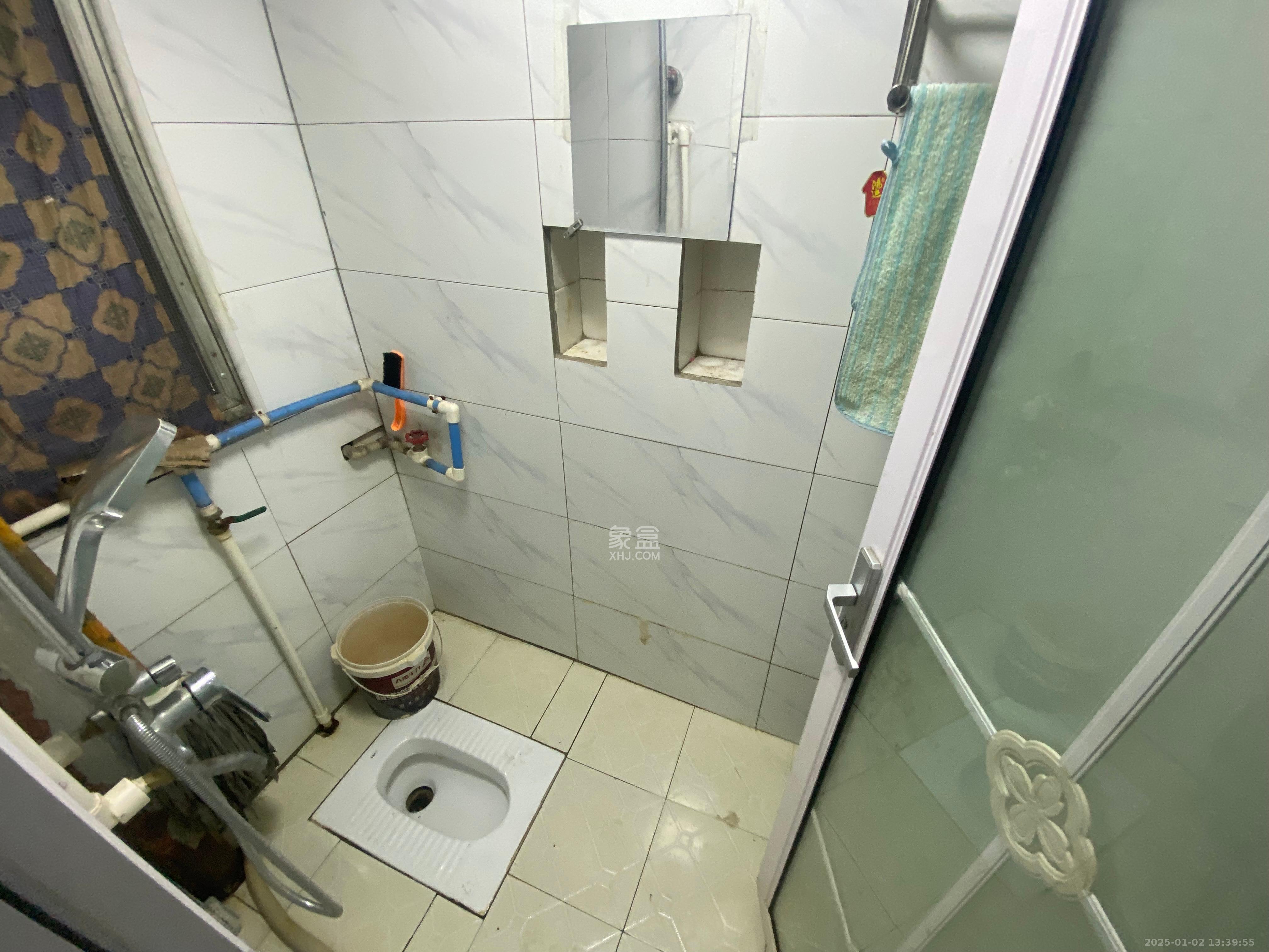 汽制宿舍 2室2厅1卫 1400.0元/月 汽制宿舍 2室2厅1卫 1400.0元/月室内图