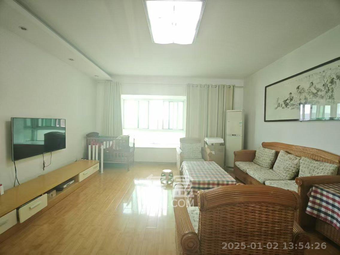 格林星城 3室2厅2卫 2400.0元/月 格林星城 3室2厅2卫 2400.0元/月室内图