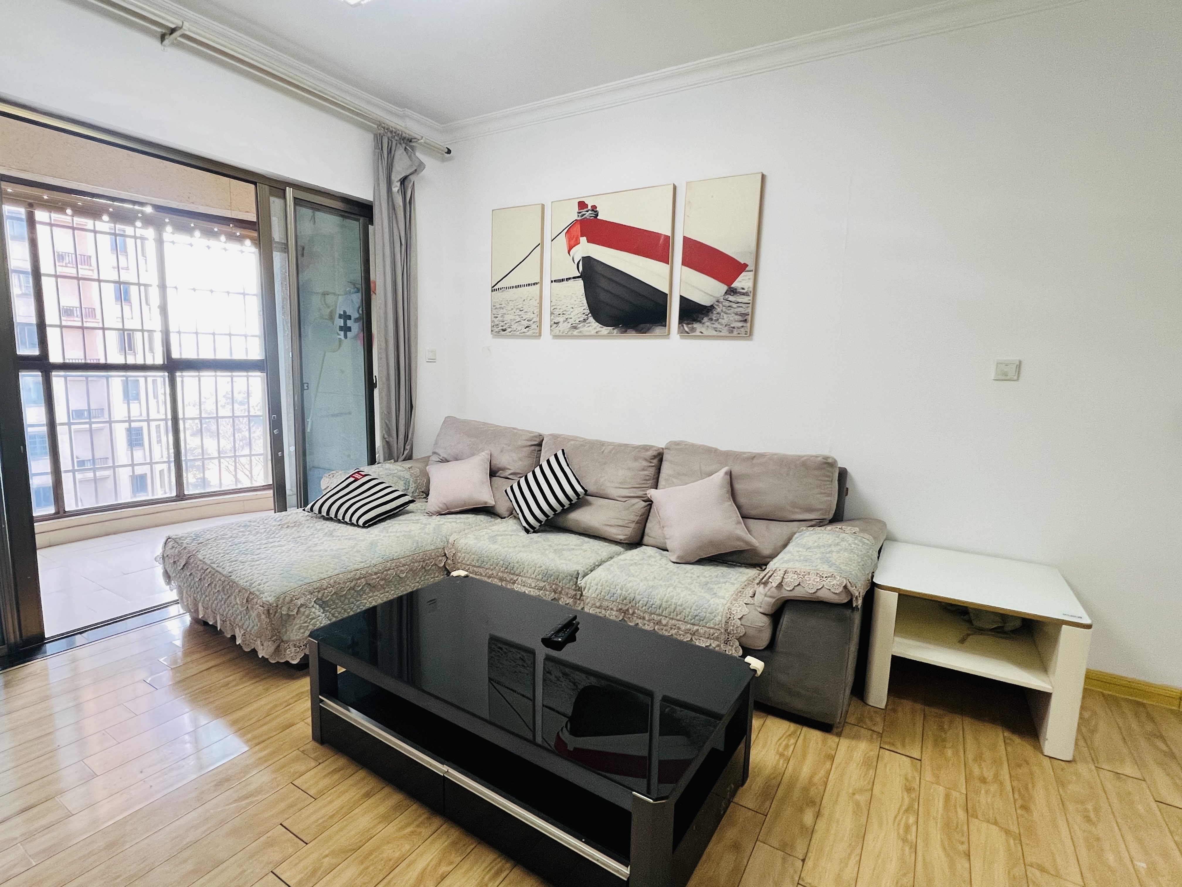 碧桂园 3室2厅1卫 1800.0元/月 碧桂园 3室2厅1卫 1800.0元/月室内图