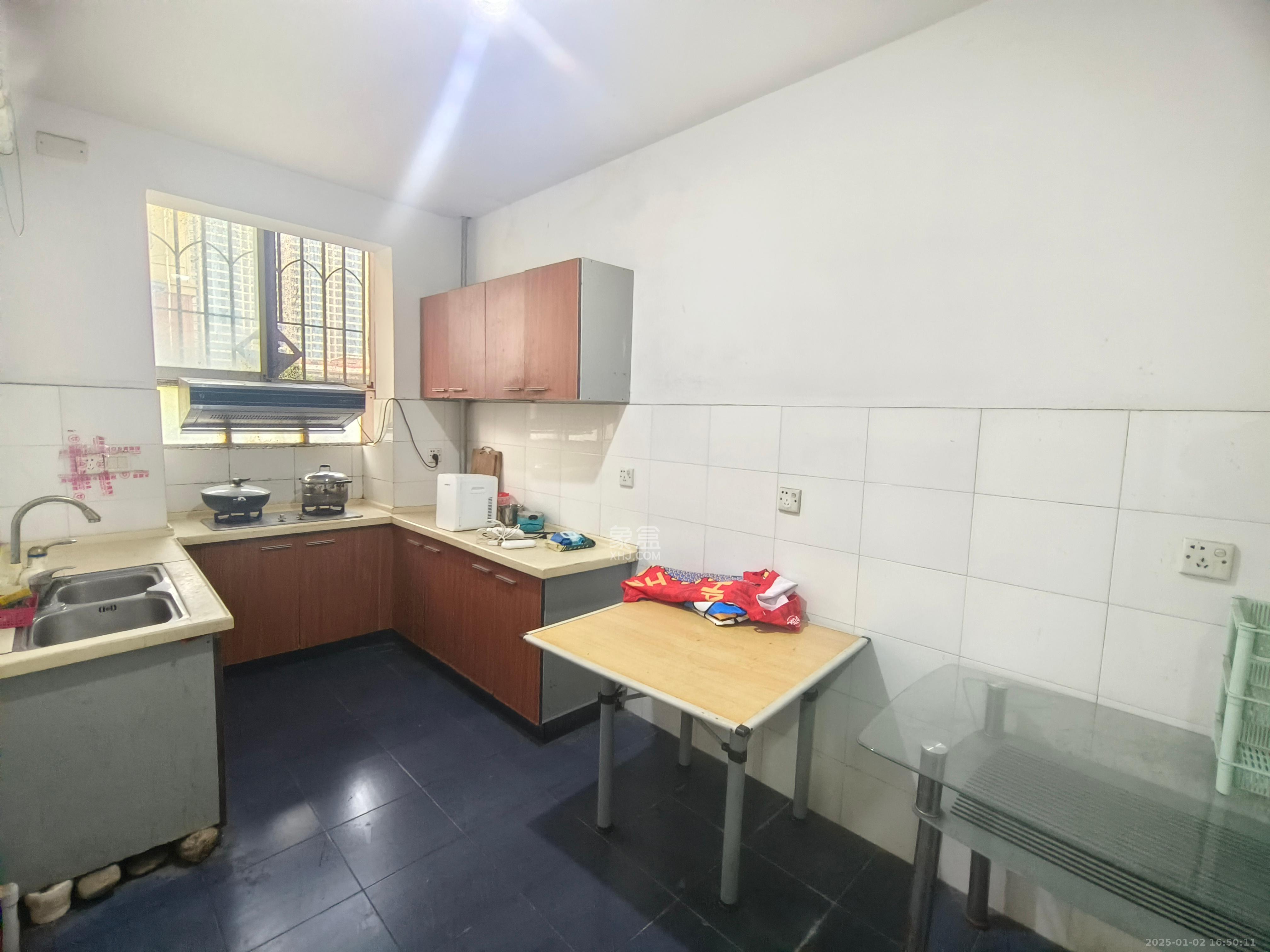 丰园(中山小区)  3室2厅2卫    1900.0元/月 丰园(中山小区)  3室2厅2卫    1900.0元/月室内图