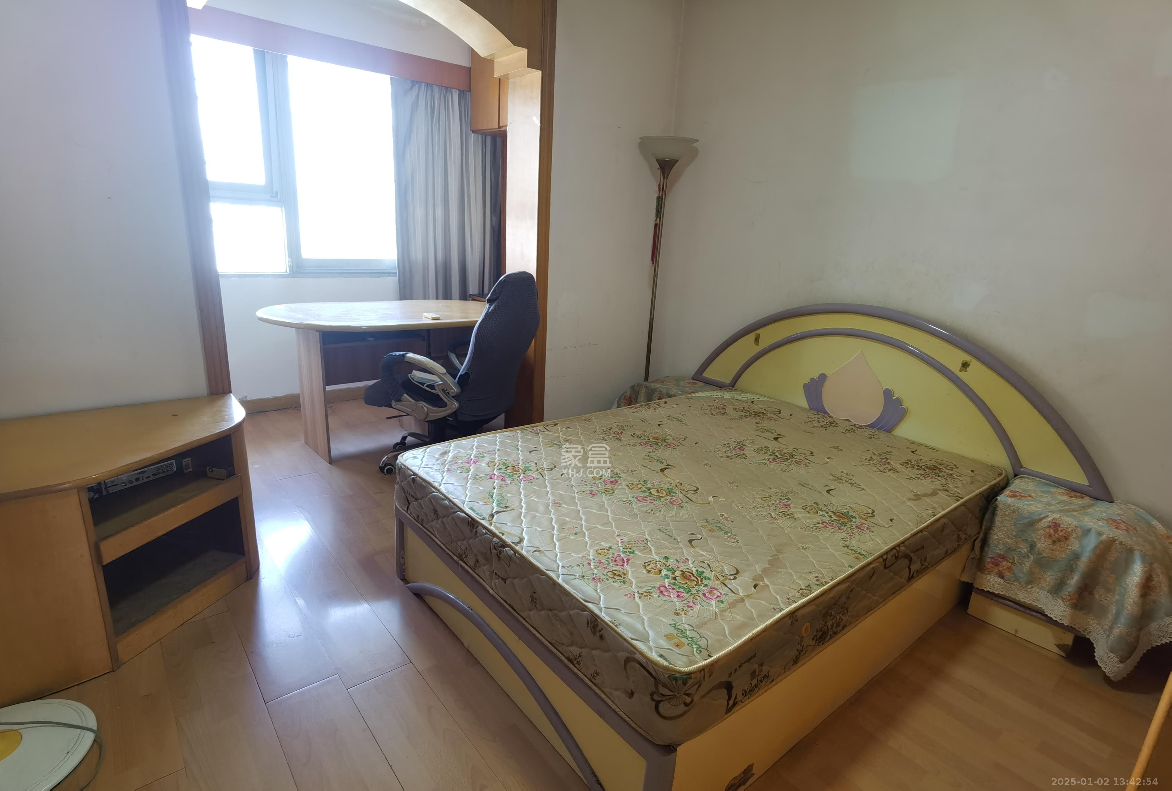 福乐凯公寓  3室2厅2卫    2800.0元/月室内图