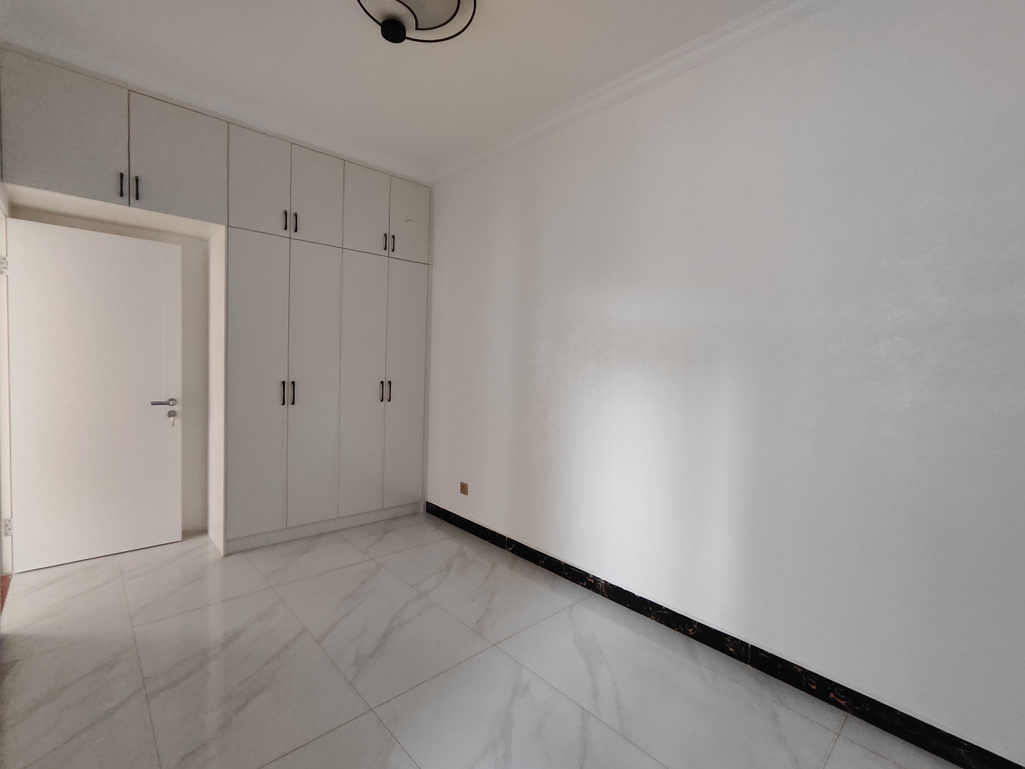 百弘学府城  3室1厅2卫    1800.0元/月