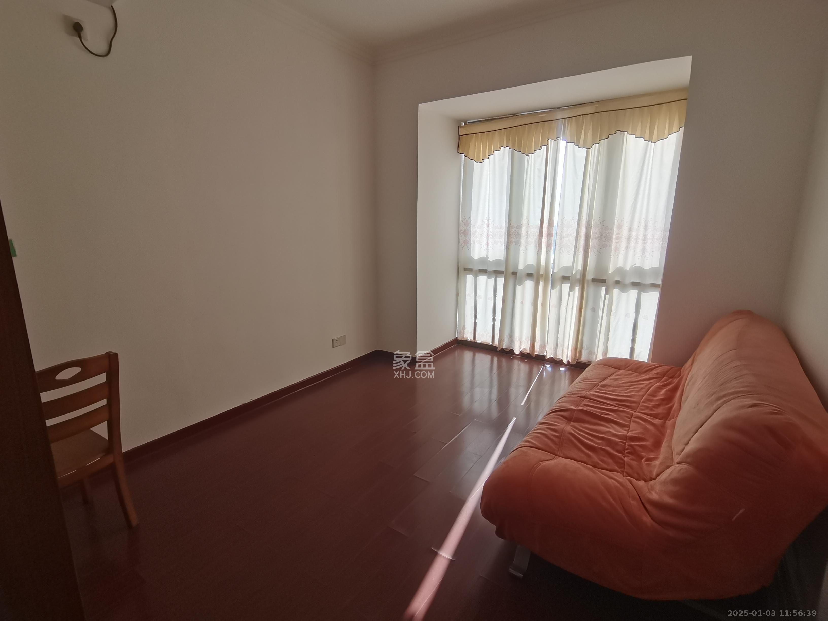 阳光嘉园 4室2厅3卫 4200.0元/月 阳光嘉园 4室2厅3卫 4200.0元/月室内图