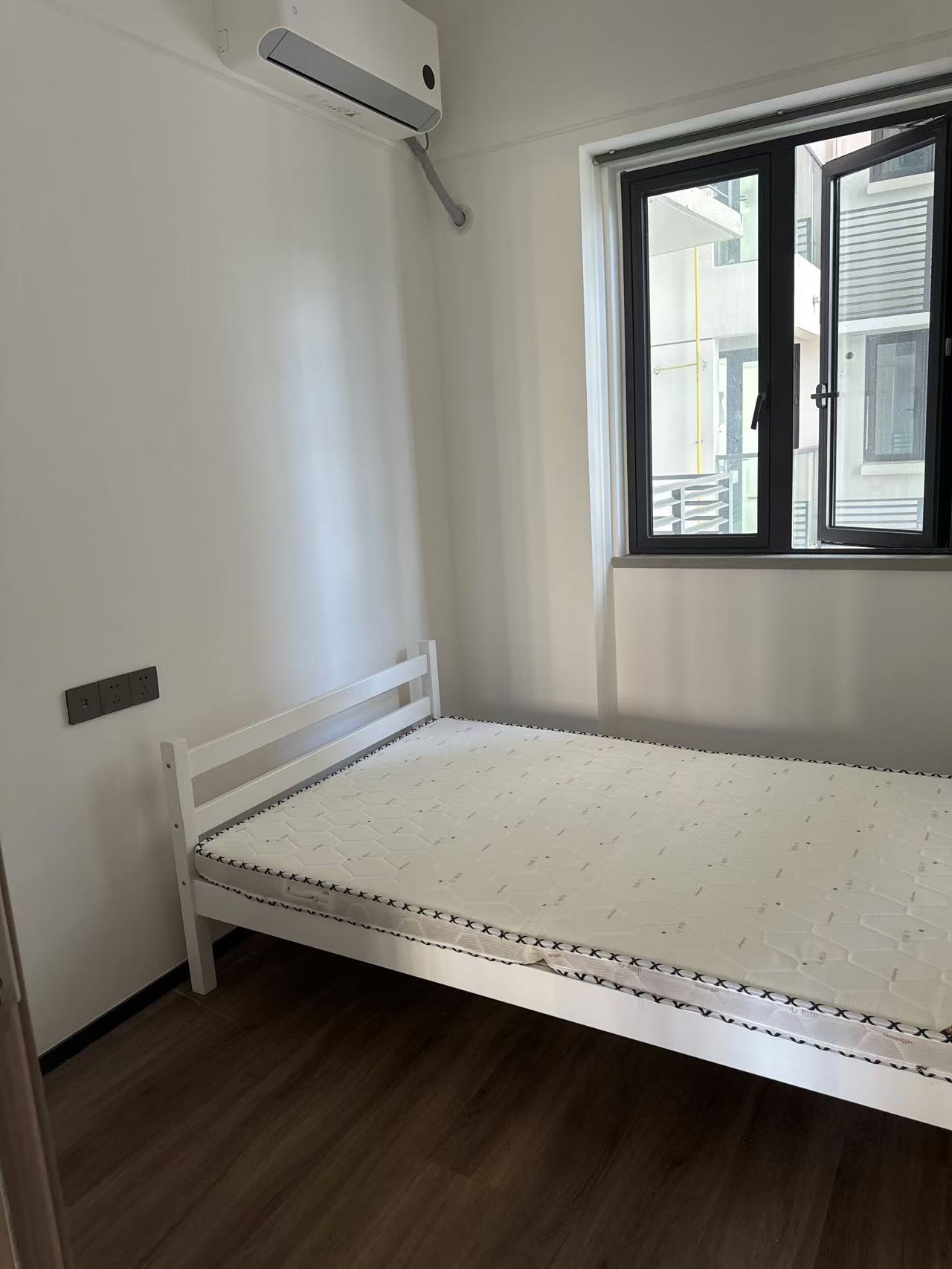 华润中心三期 4室2厅2卫 6500.0元/月 华润中心三期 4室2厅2卫 6500.0元/月室内图