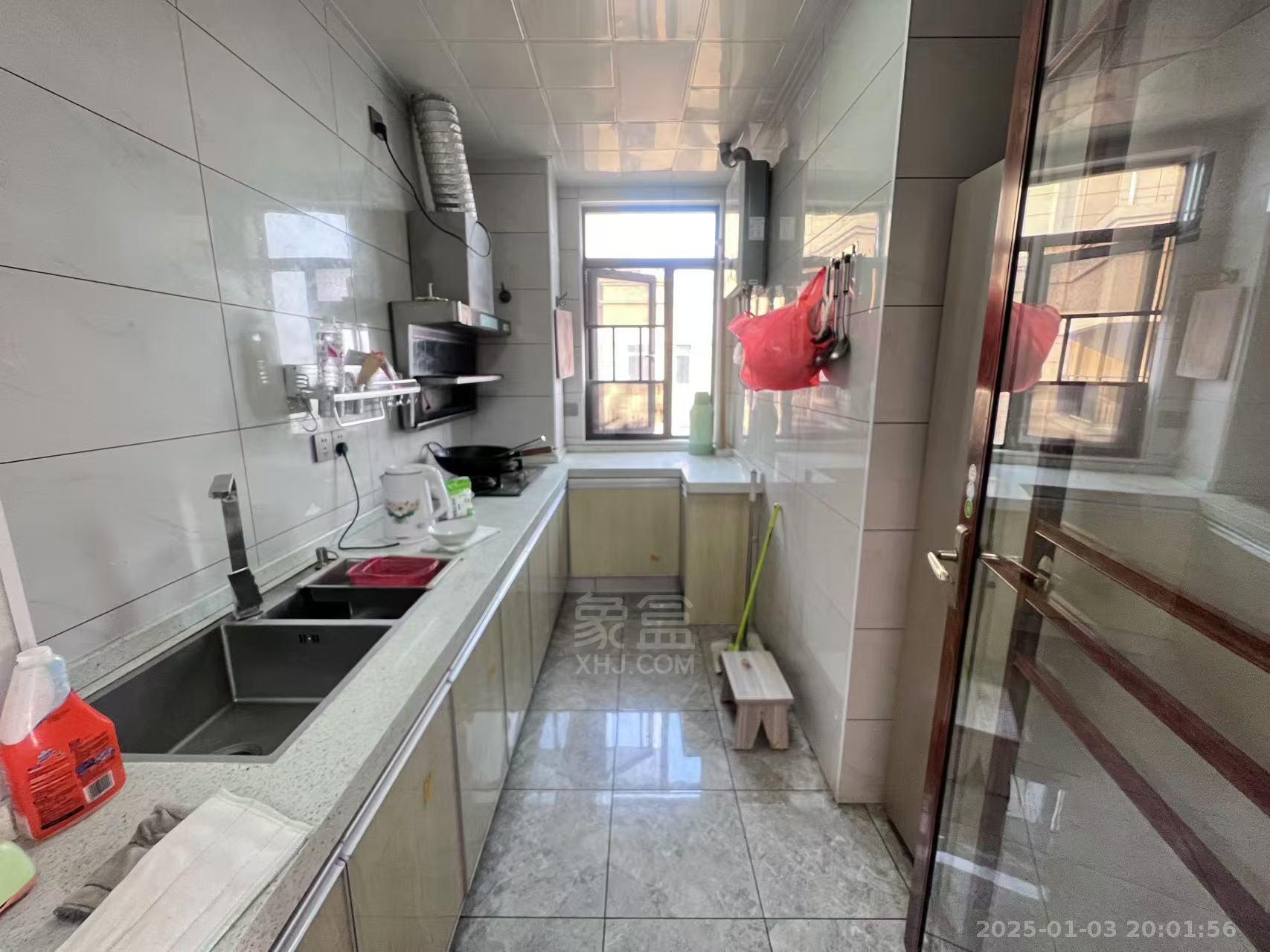 雅立天骄阁 3室2厅2卫 2500.0元/月 雅立天骄阁 3室2厅2卫 2500.0元/月室内图