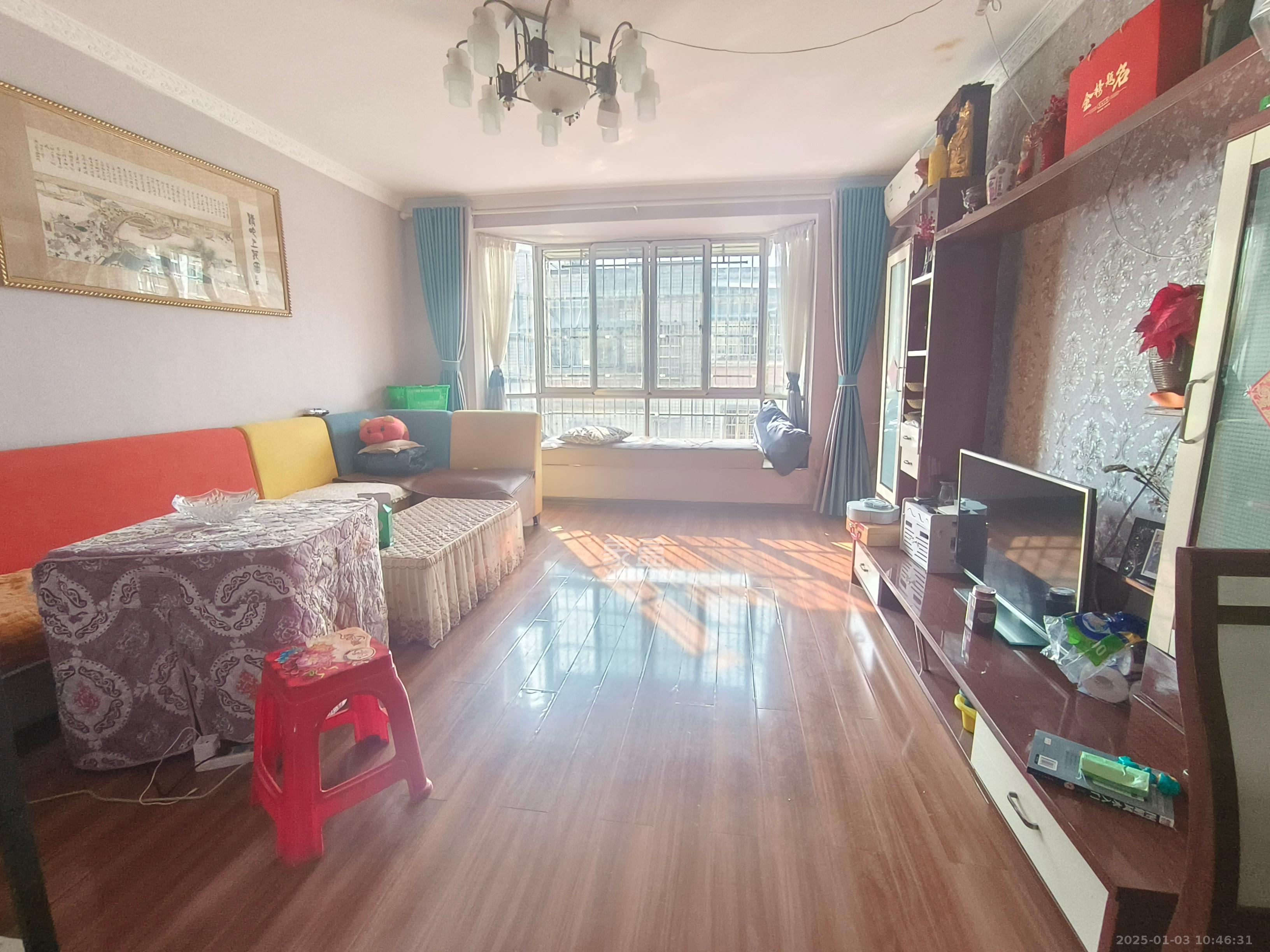 华天望族苑 3室2厅1卫 2600.0元/月 华天望族苑 3室2厅1卫 2600.0元/月室内图