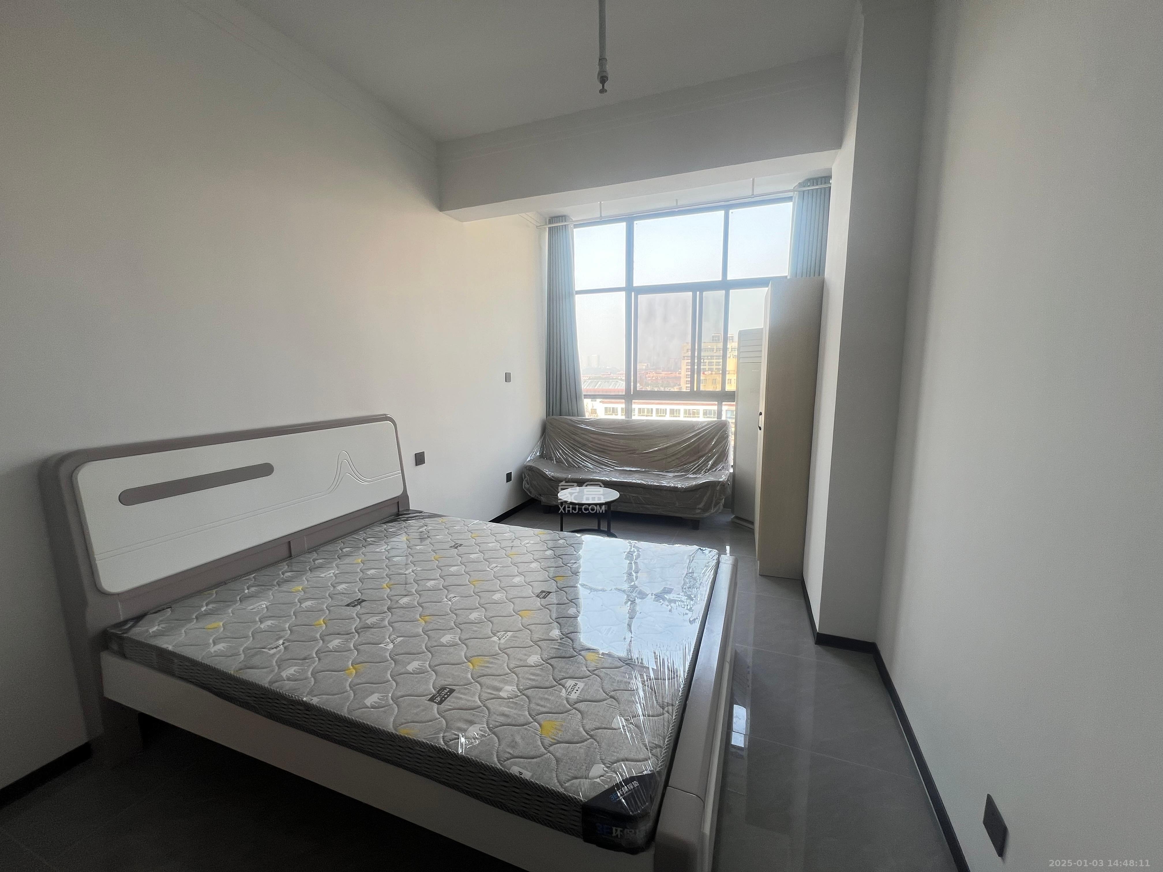鸿飞大厦  1室1厅1卫    1800.0元/月室内图1