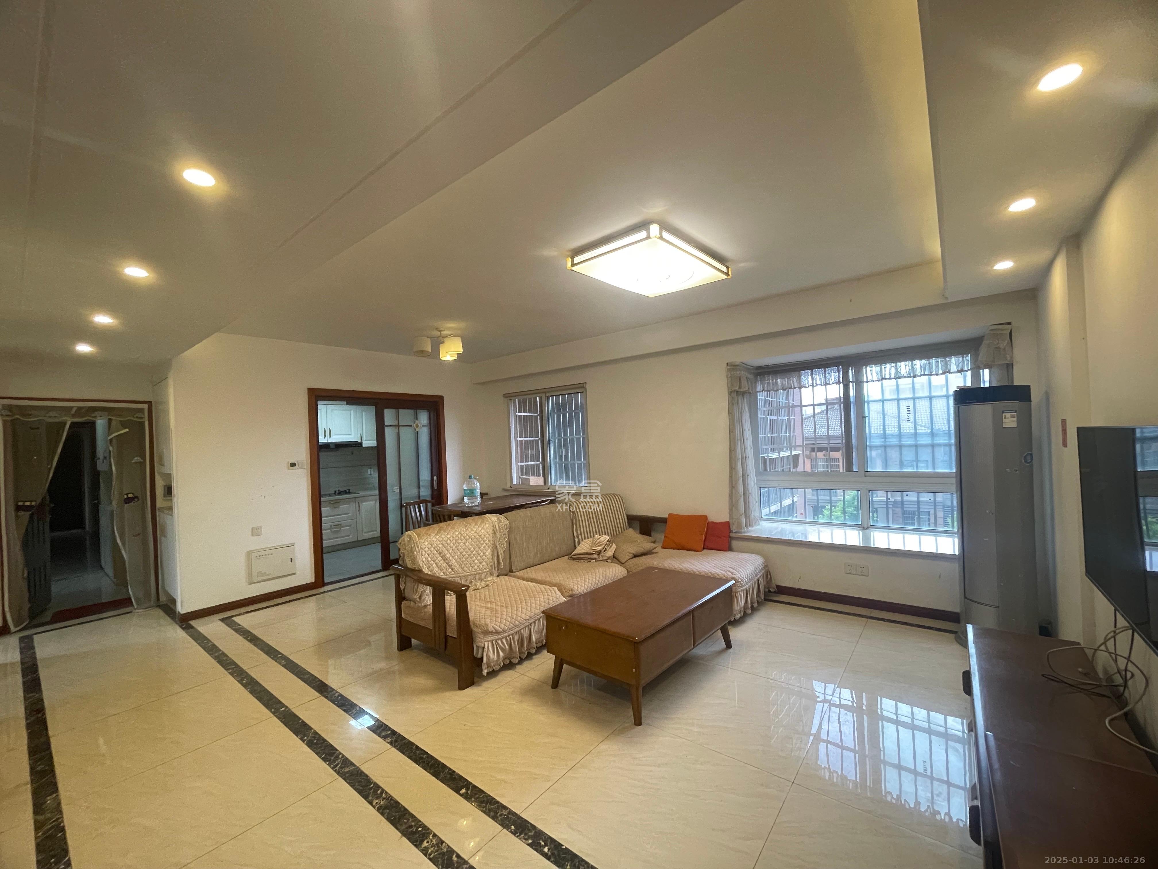 山水湾  4室2厅2卫   2100.00元/月