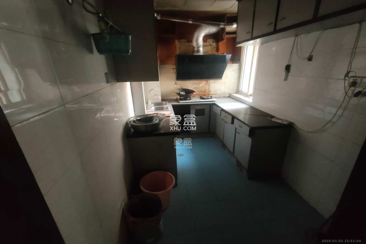 德馨园  3室2厅2卫    1800.0元/月 德馨园  3室2厅2卫    1800.0元/月室内图