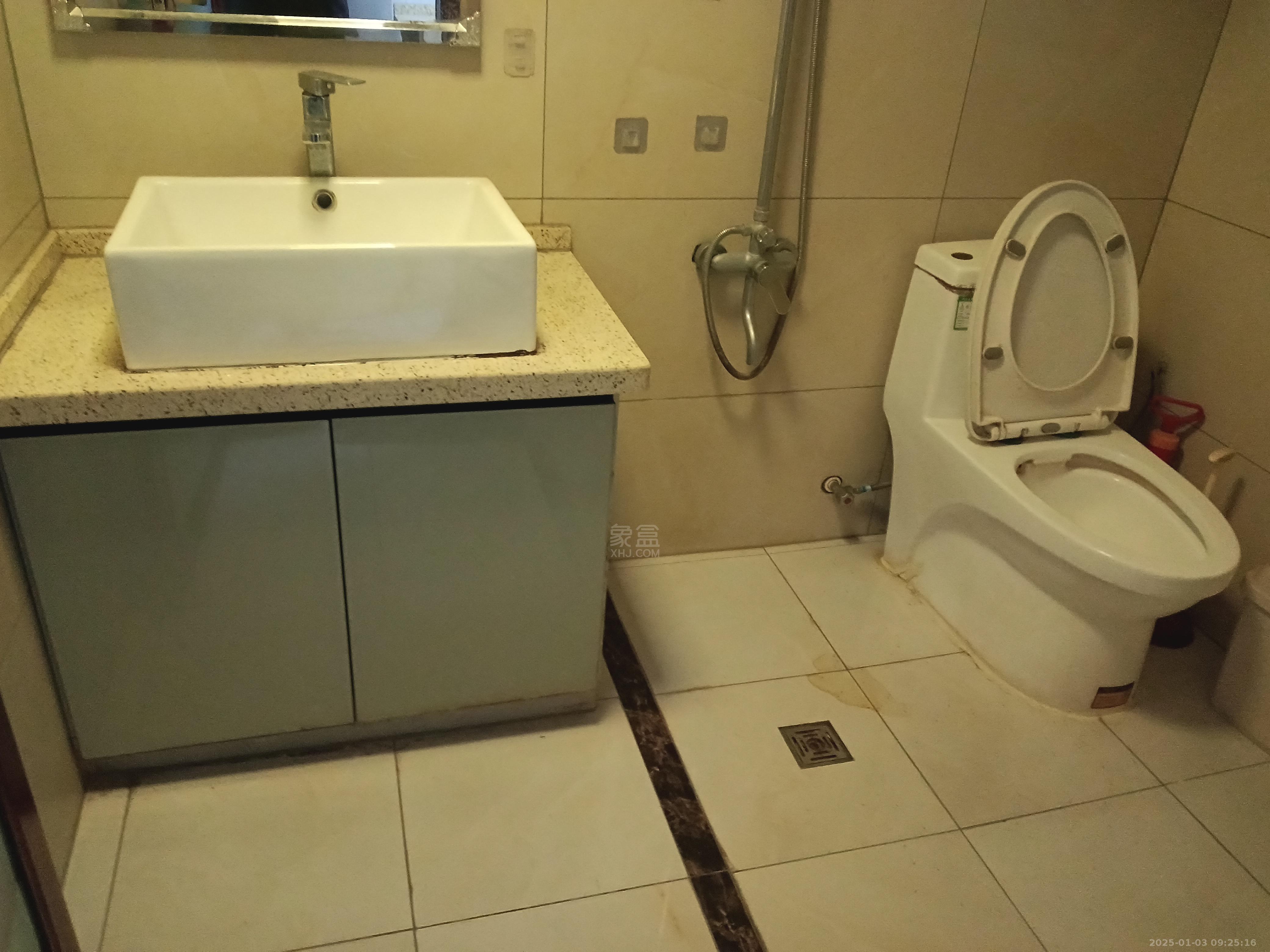 流金岁月-华晨国际 2室2厅1卫 2300.0元/月 流金岁月-华晨国际 2室2厅1卫 2300.0元/月室内图