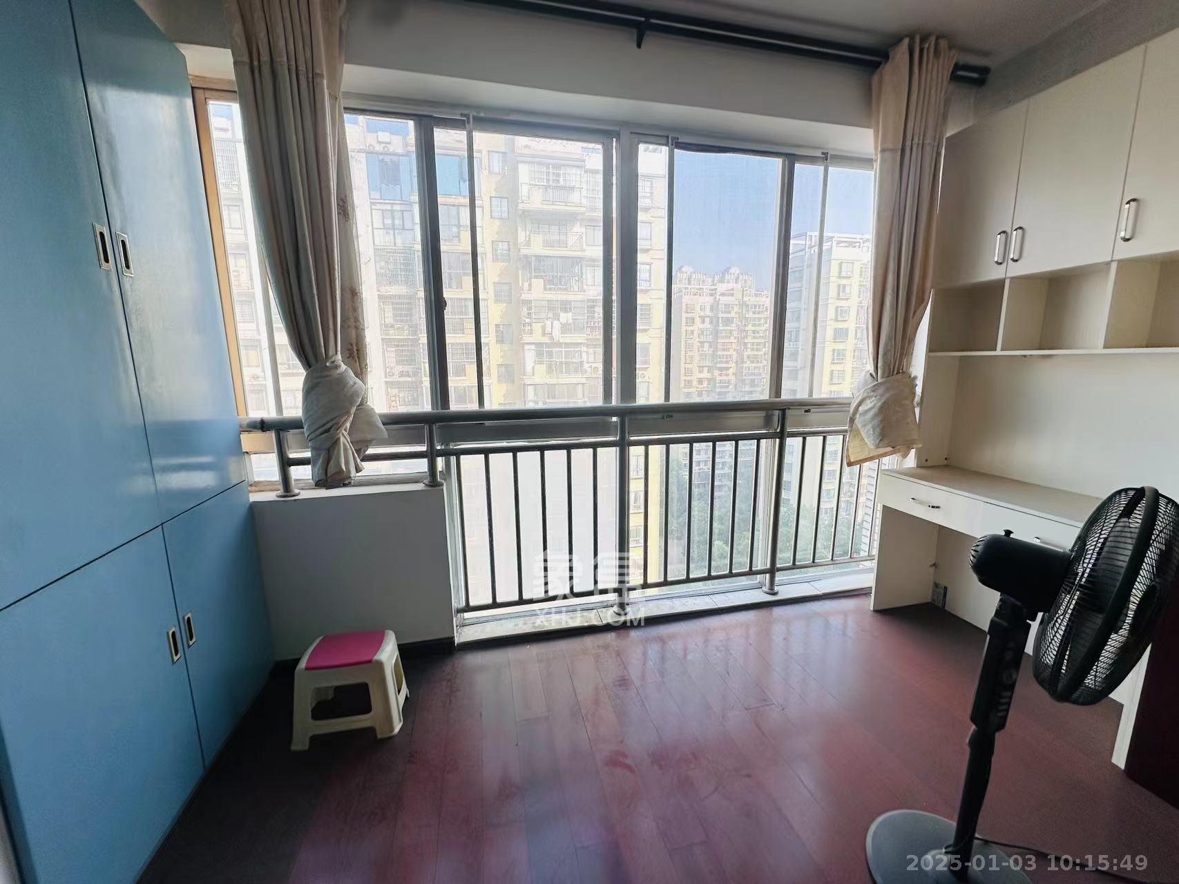 满庭芳小区 3室2厅2卫 2700.0元/月 满庭芳小区 3室2厅2卫 2700.0元/月室内图