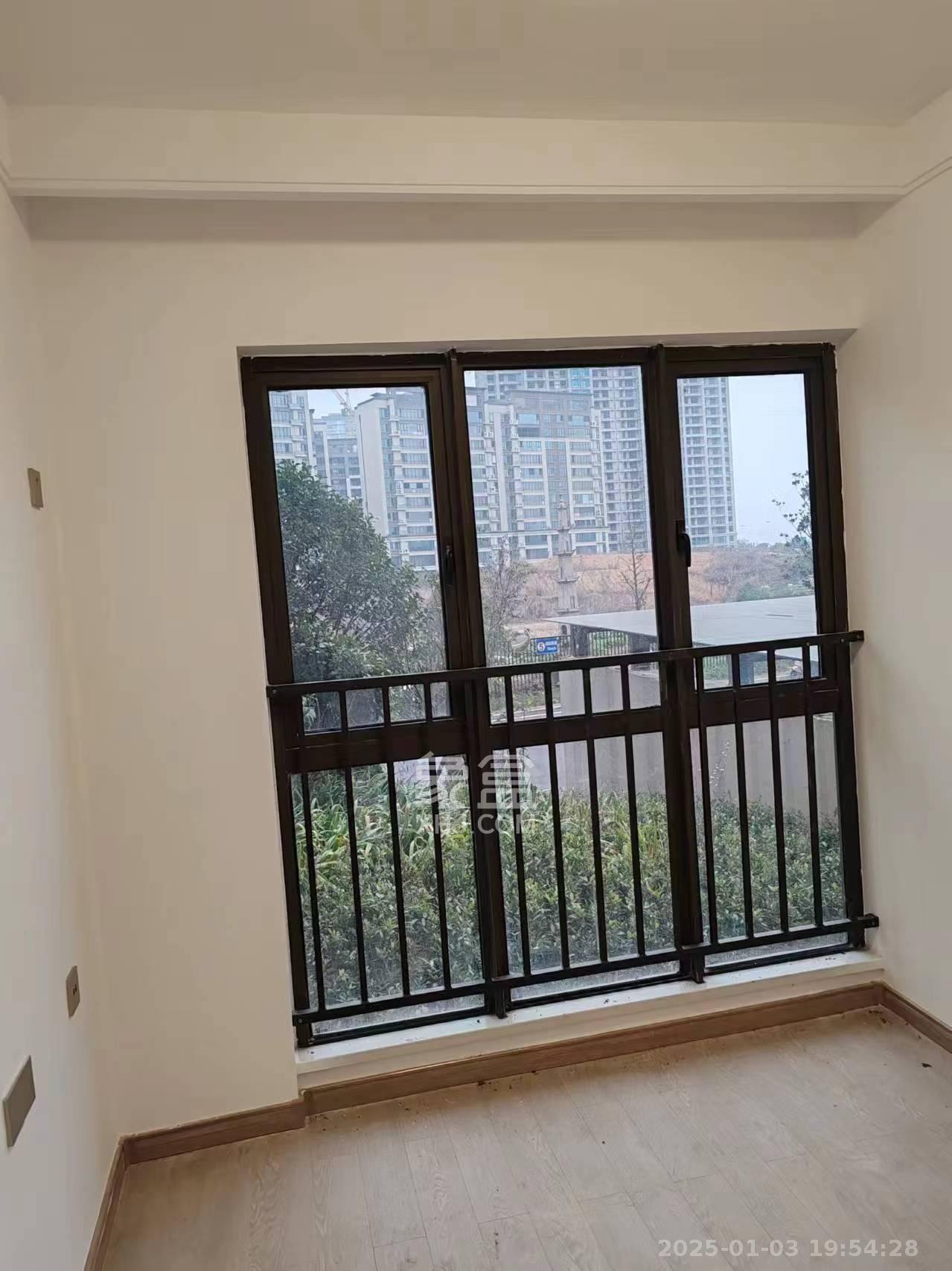 澳海文澜府 3室2厅2卫 2500.0元/月 澳海文澜府 3室2厅2卫 2500.0元/月室内图