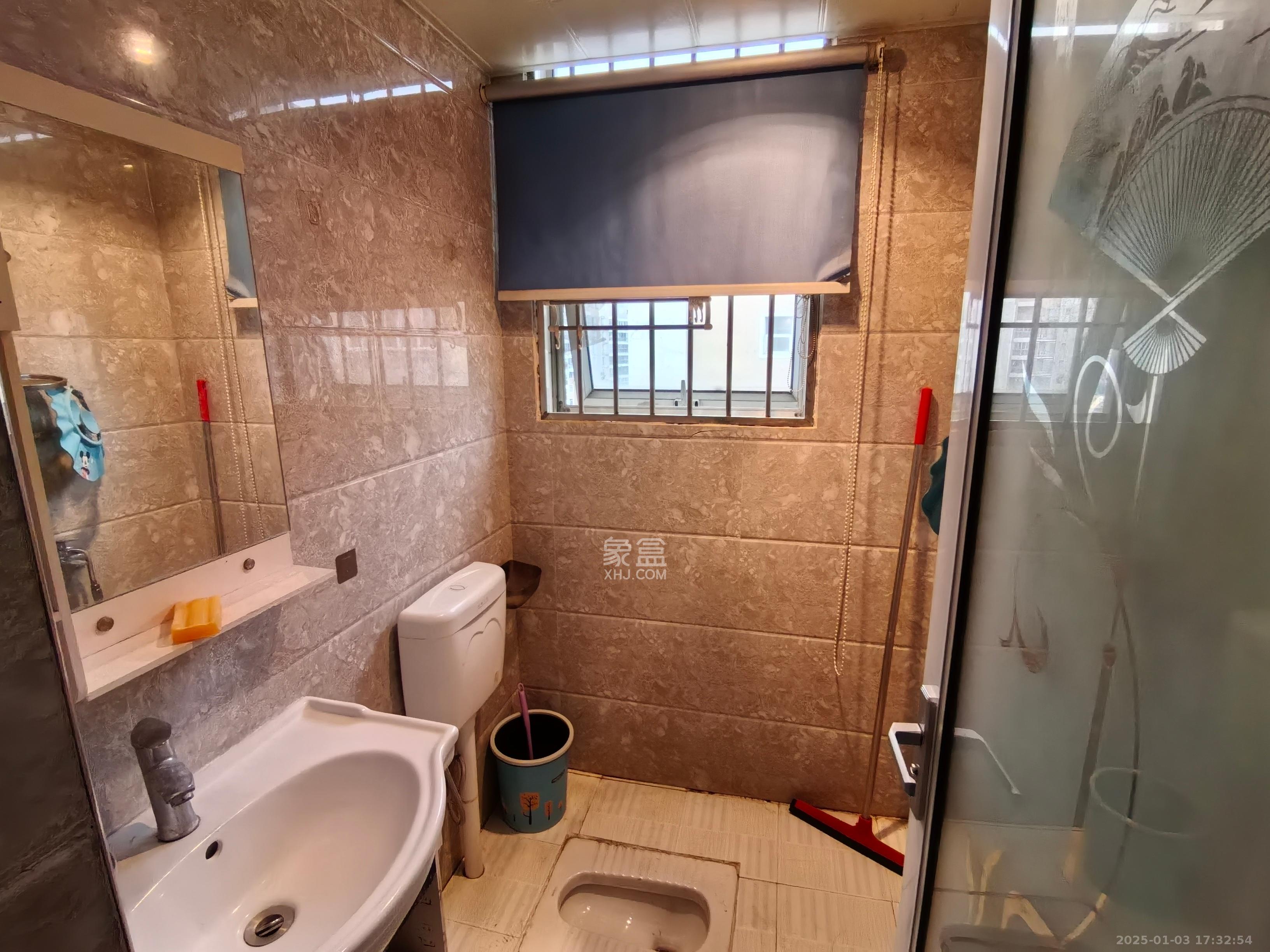 融圣国际 2室1厅1卫 2700.0元/月 融圣国际 2室1厅1卫 2700.0元/月室内图