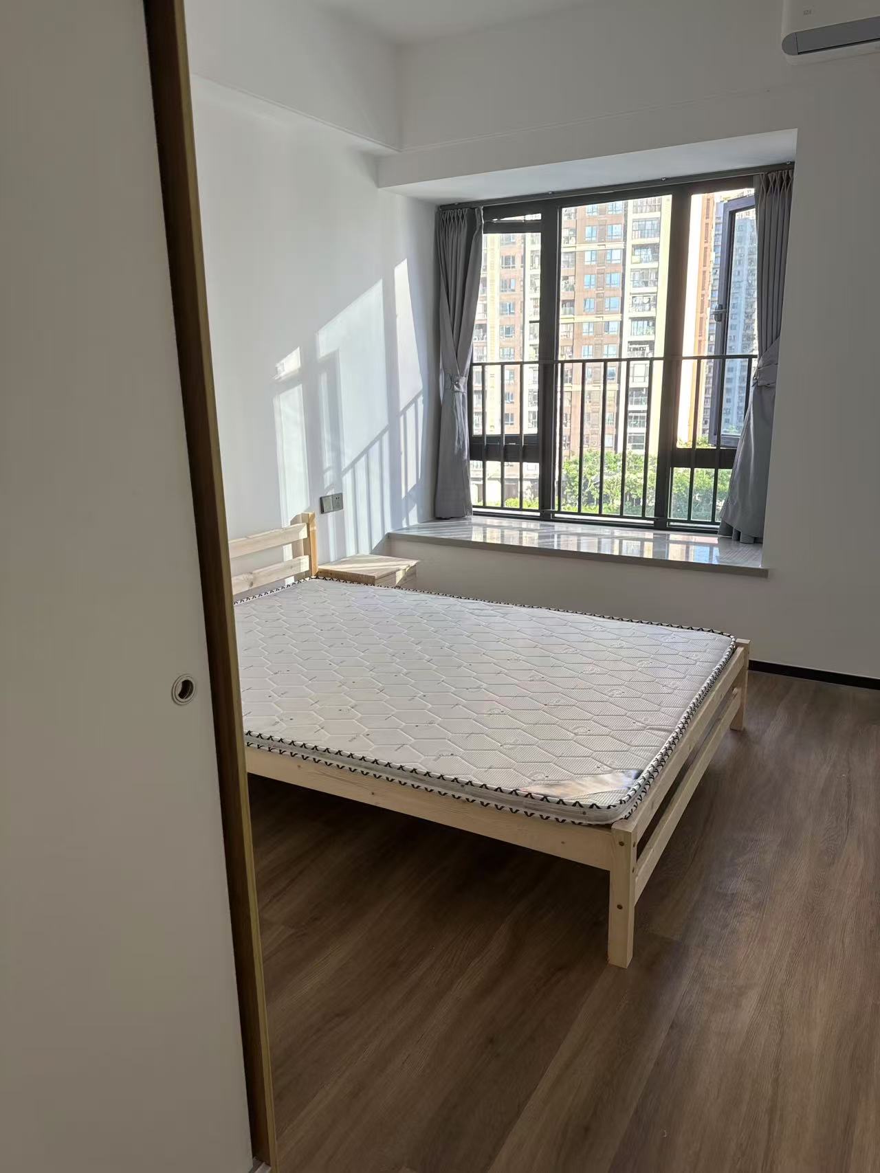 华润中心三期 4室2厅2卫 6500.0元/月 华润中心三期 4室2厅2卫 6500.0元/月室内图