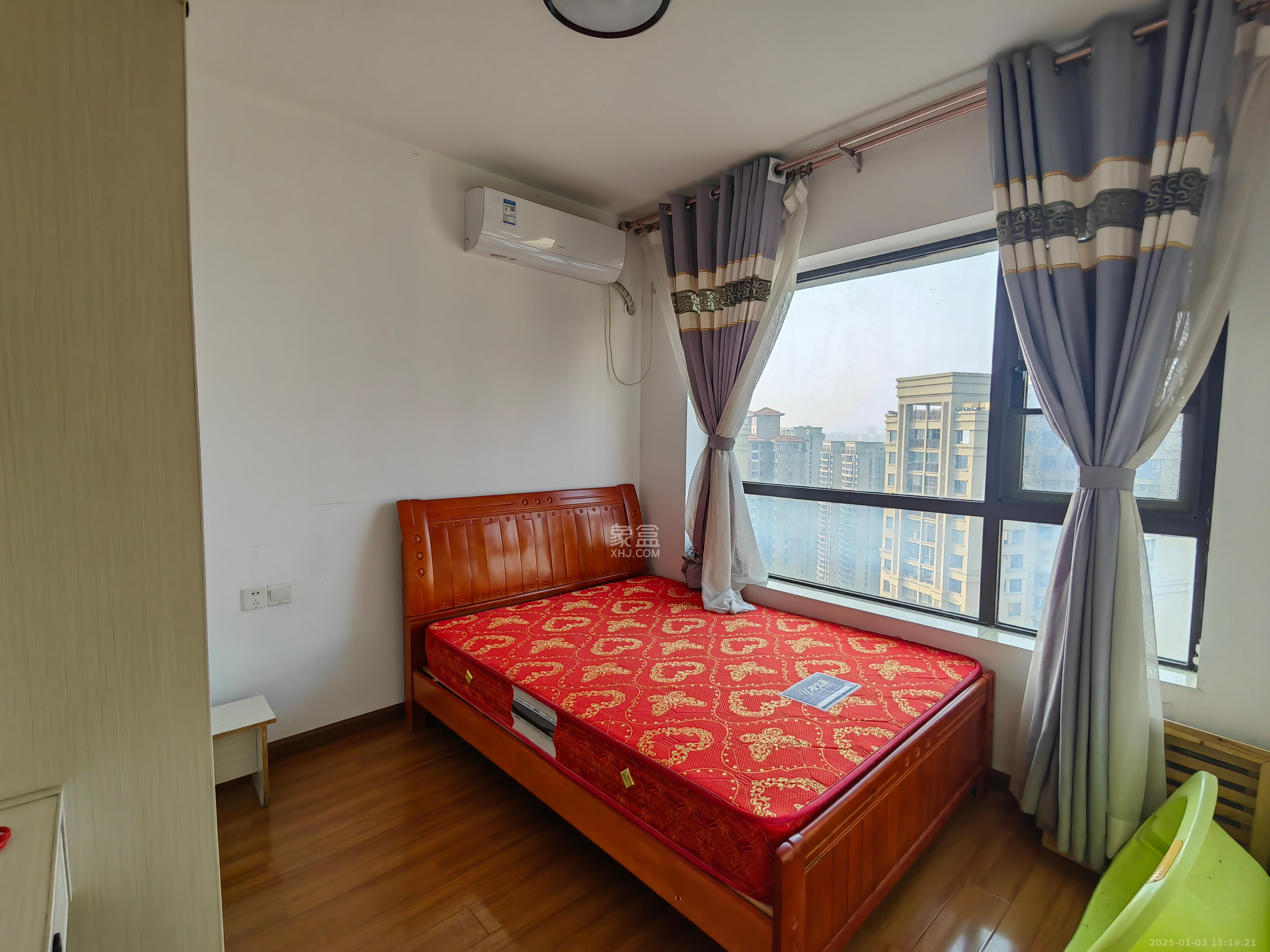 华润橡树湾 4室2厅2卫 2200.0元/月 华润橡树湾 4室2厅2卫 2200.0元/月室内图