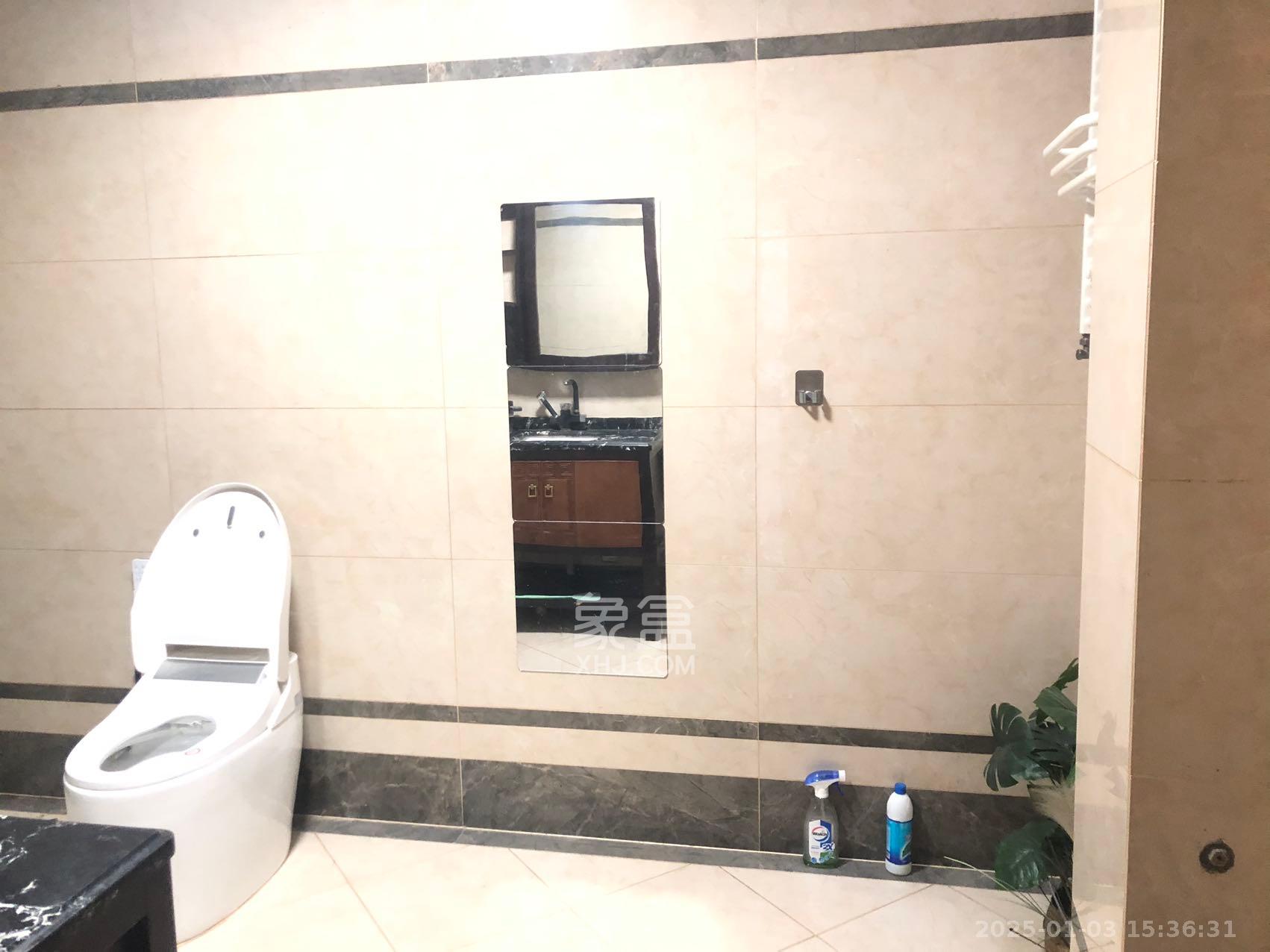 振业城一期 4室2厅2卫 4500.0元/月 振业城一期 4室2厅2卫 4500.0元/月室内图