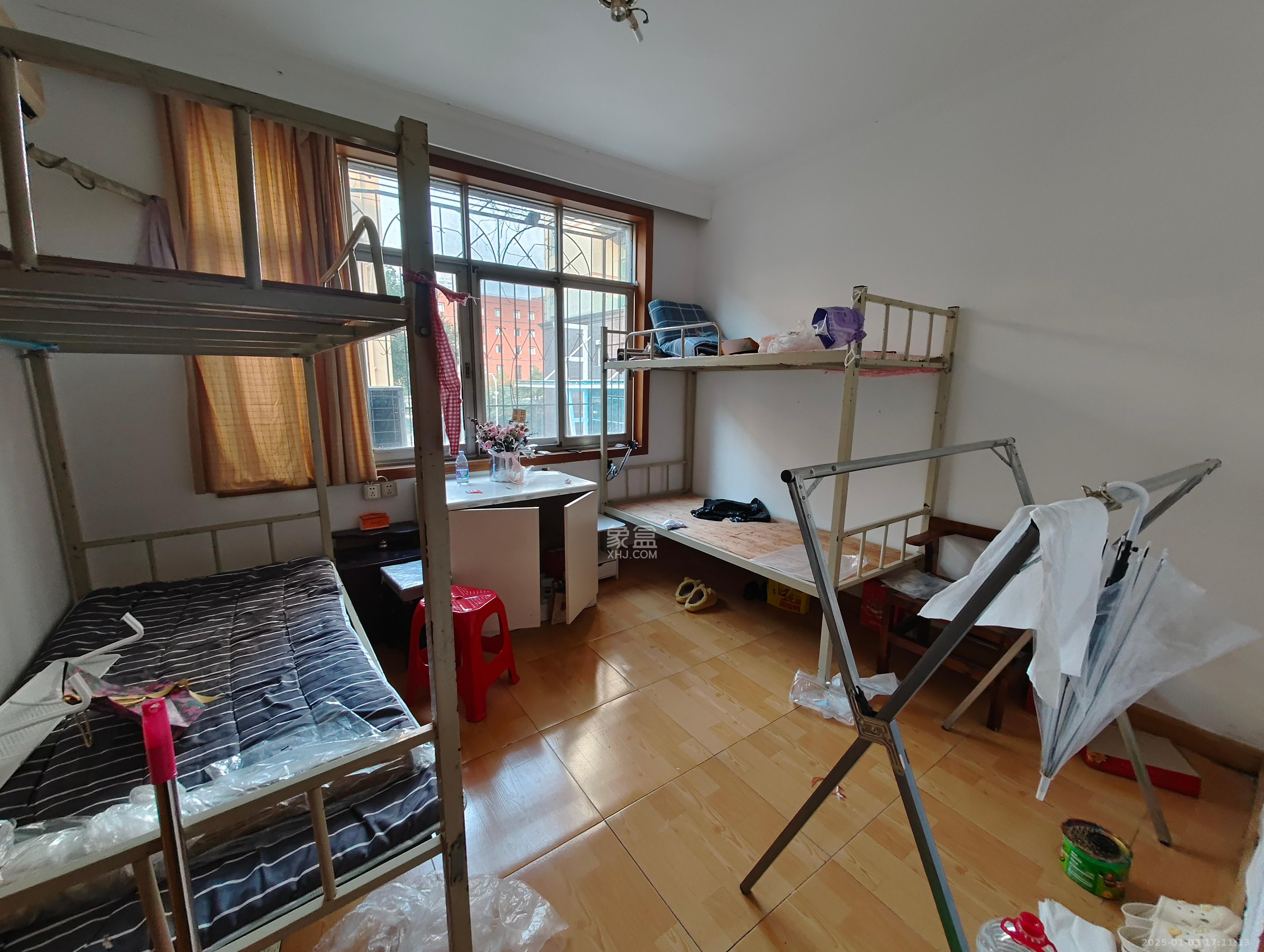 林科大教师单位房 5室2厅1卫 2500.0元/月 林科大教师单位房 5室2厅1卫 2500.0元/月室内图