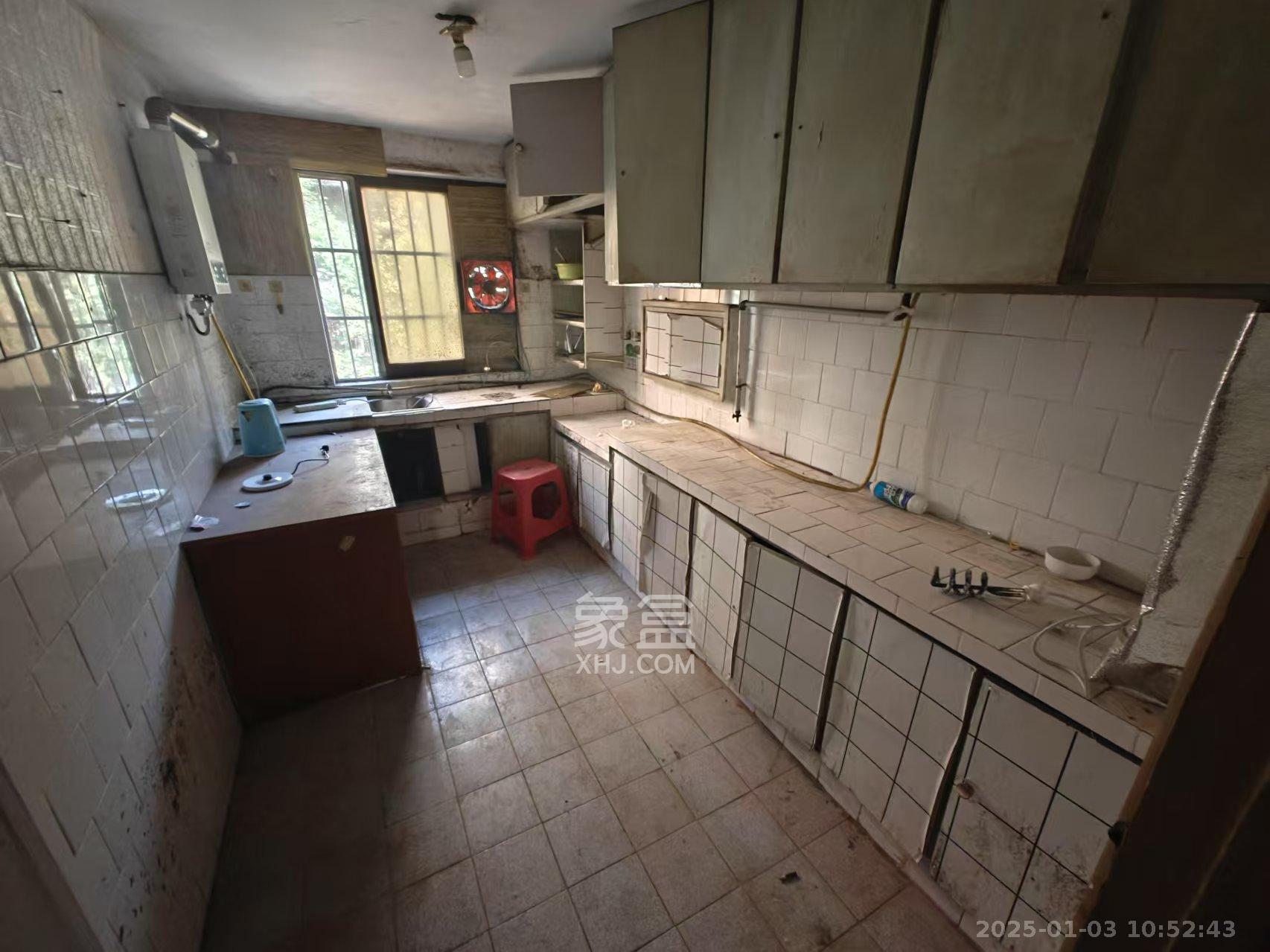 英才园三片  4室2厅2卫    3800.0元/月 英才园三片  4室2厅2卫    3800.0元/月室内图