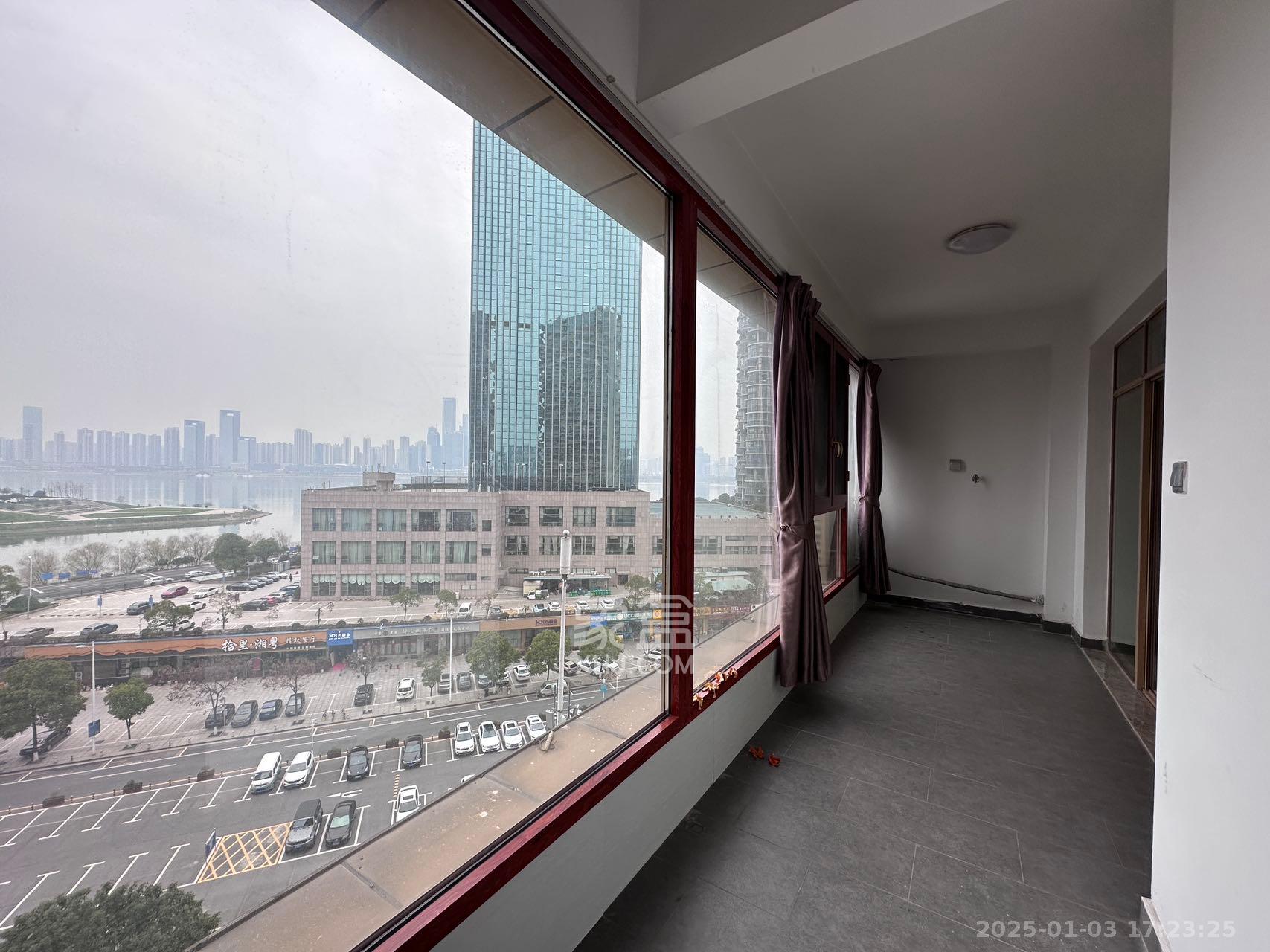 恒大御景半岛湘江苑(恒大御景半岛一期) 3室2厅3卫 5200.0元/月 恒大御景半岛湘江苑(恒大御景半岛一期) 3室2厅3卫 5200.0元/月室内图