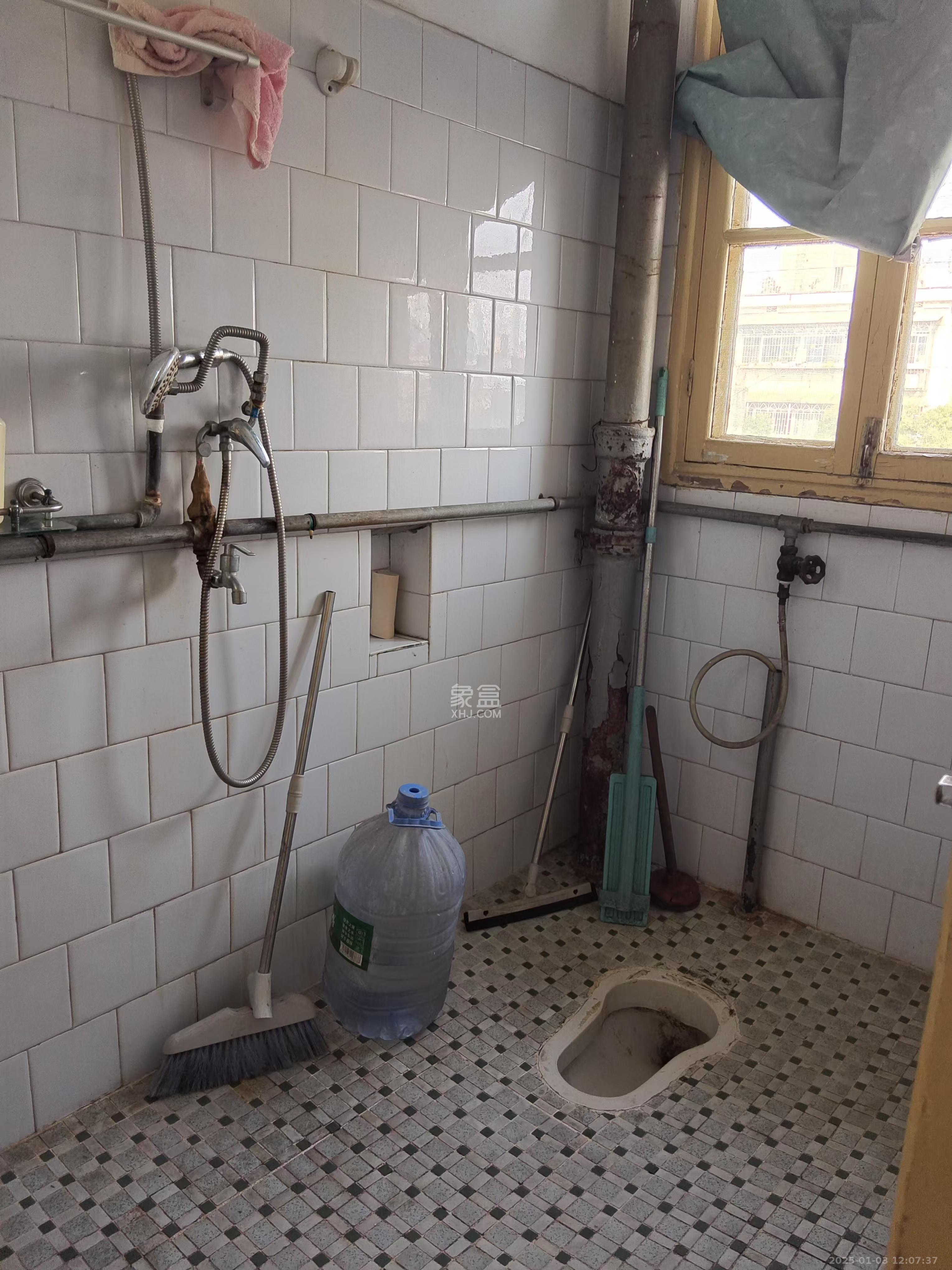 湘雅医学院(湘雅附一北院) 3室1厅1卫 2000.0元/月 湘雅医学院(湘雅附一北院) 3室1厅1卫 2000.0元/月室内图