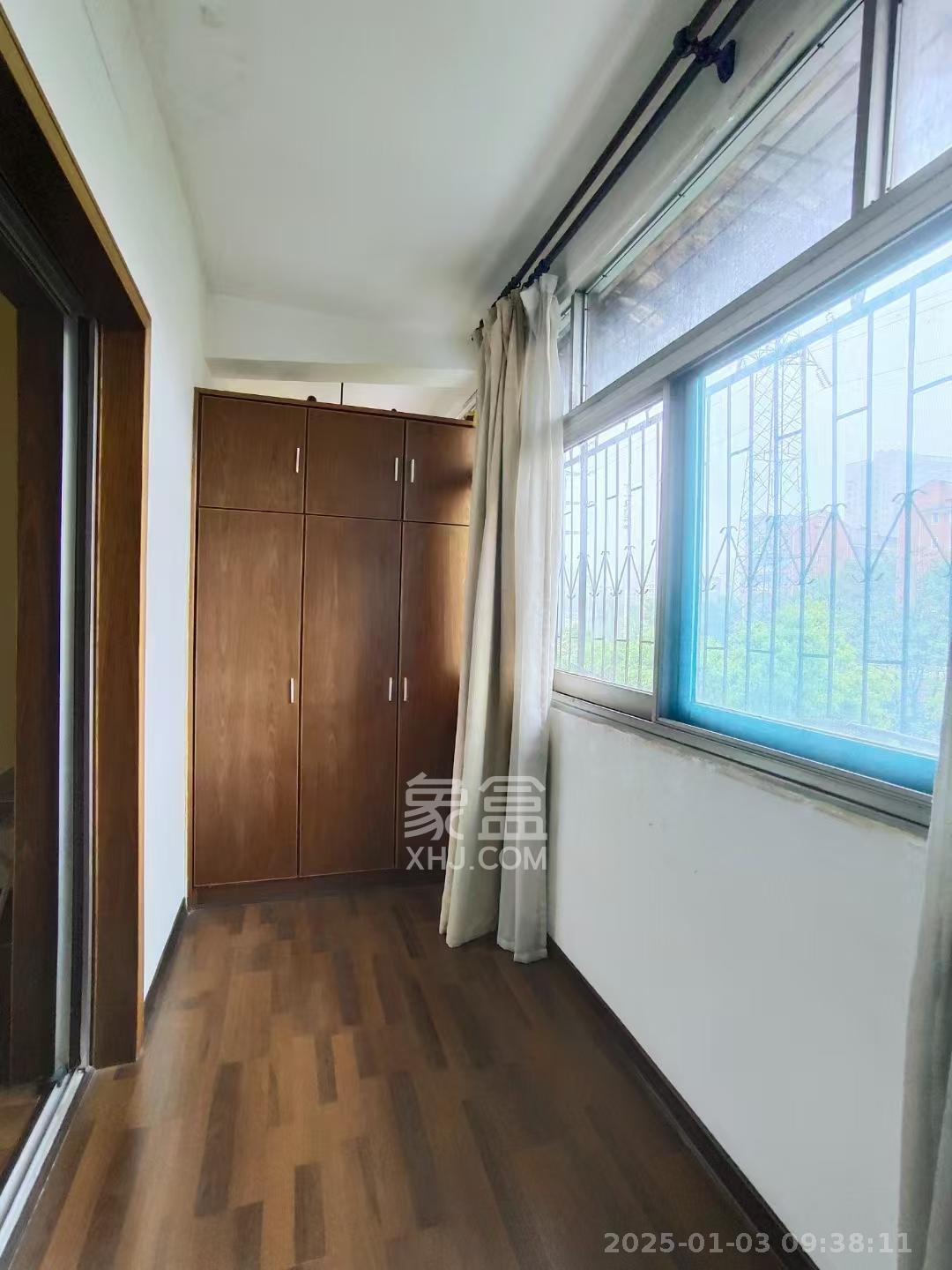 三里垅湘华小区 3室1厅1卫 1800.0元/月 三里垅湘华小区 3室1厅1卫 1800.0元/月室内图