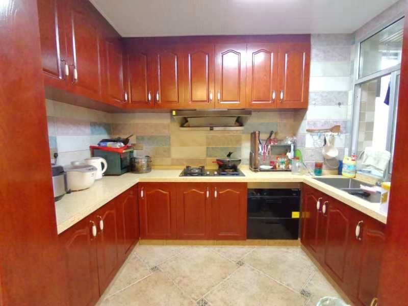 财富家园  3室2厅2卫    86.8万客厅