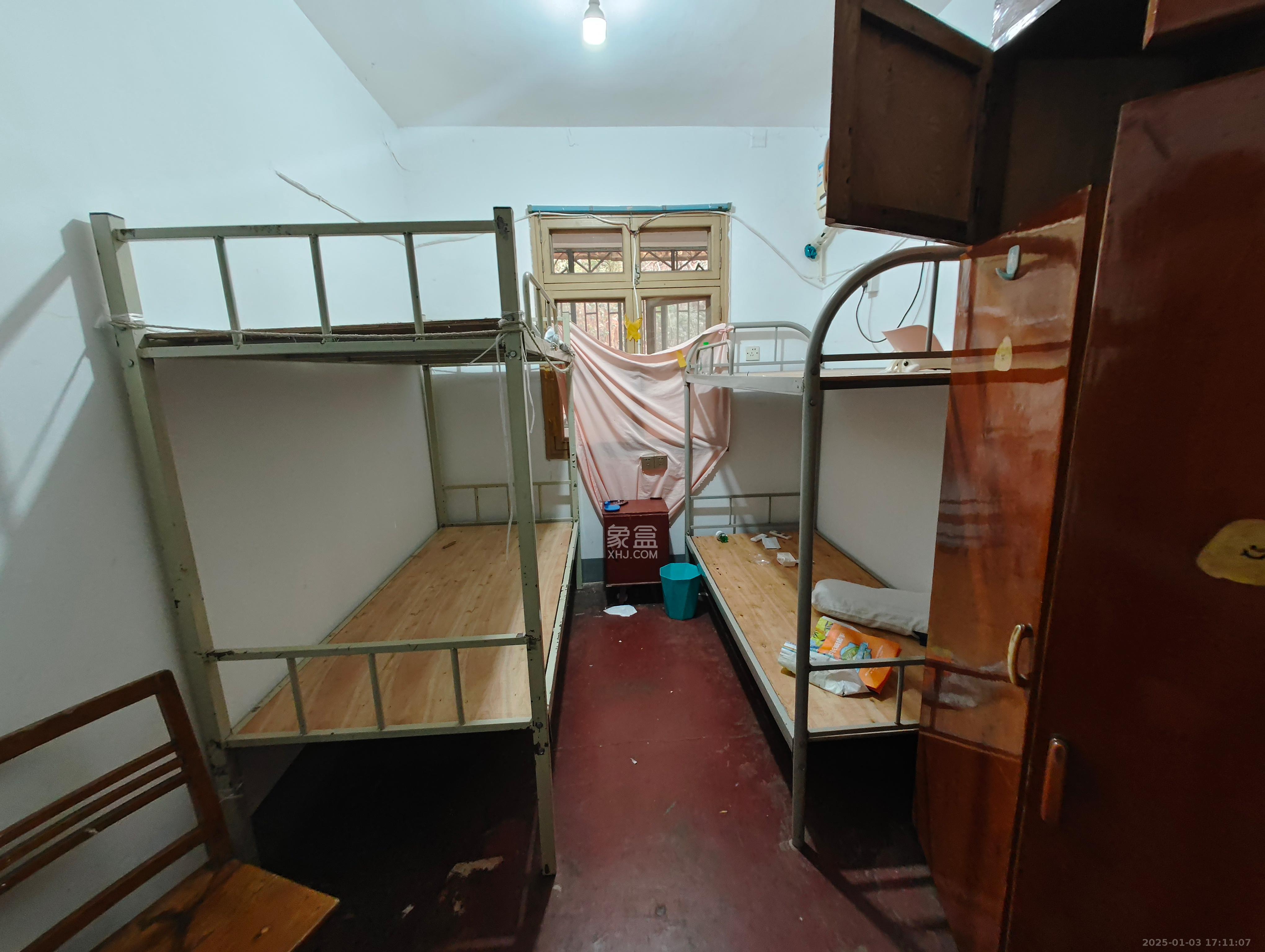 林科大教师单位房 5室2厅1卫 2500.0元/月 林科大教师单位房 5室2厅1卫 2500.0元/月室内图