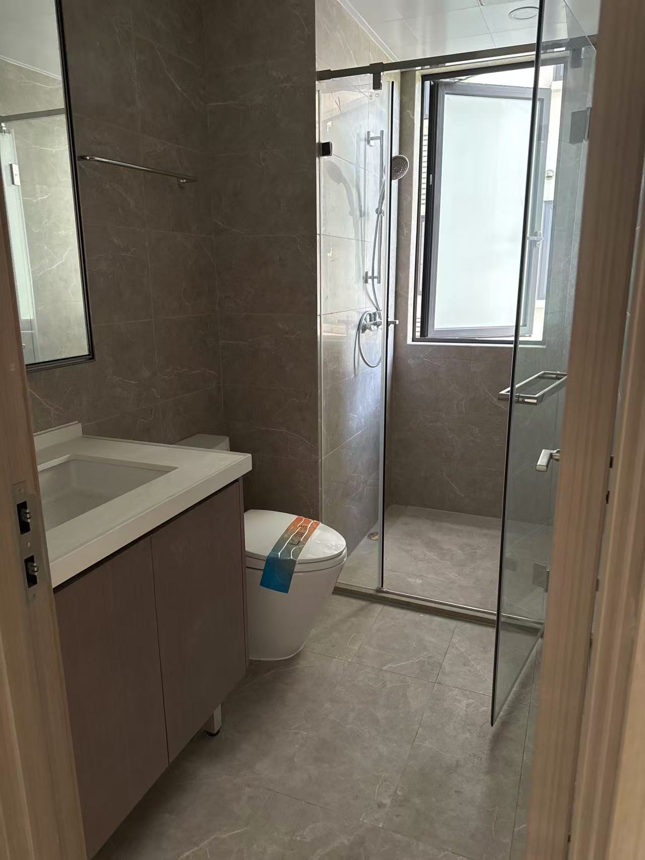 华润中心三期 4室2厅2卫 6500.0元/月 华润中心三期 4室2厅2卫 6500.0元/月室内图