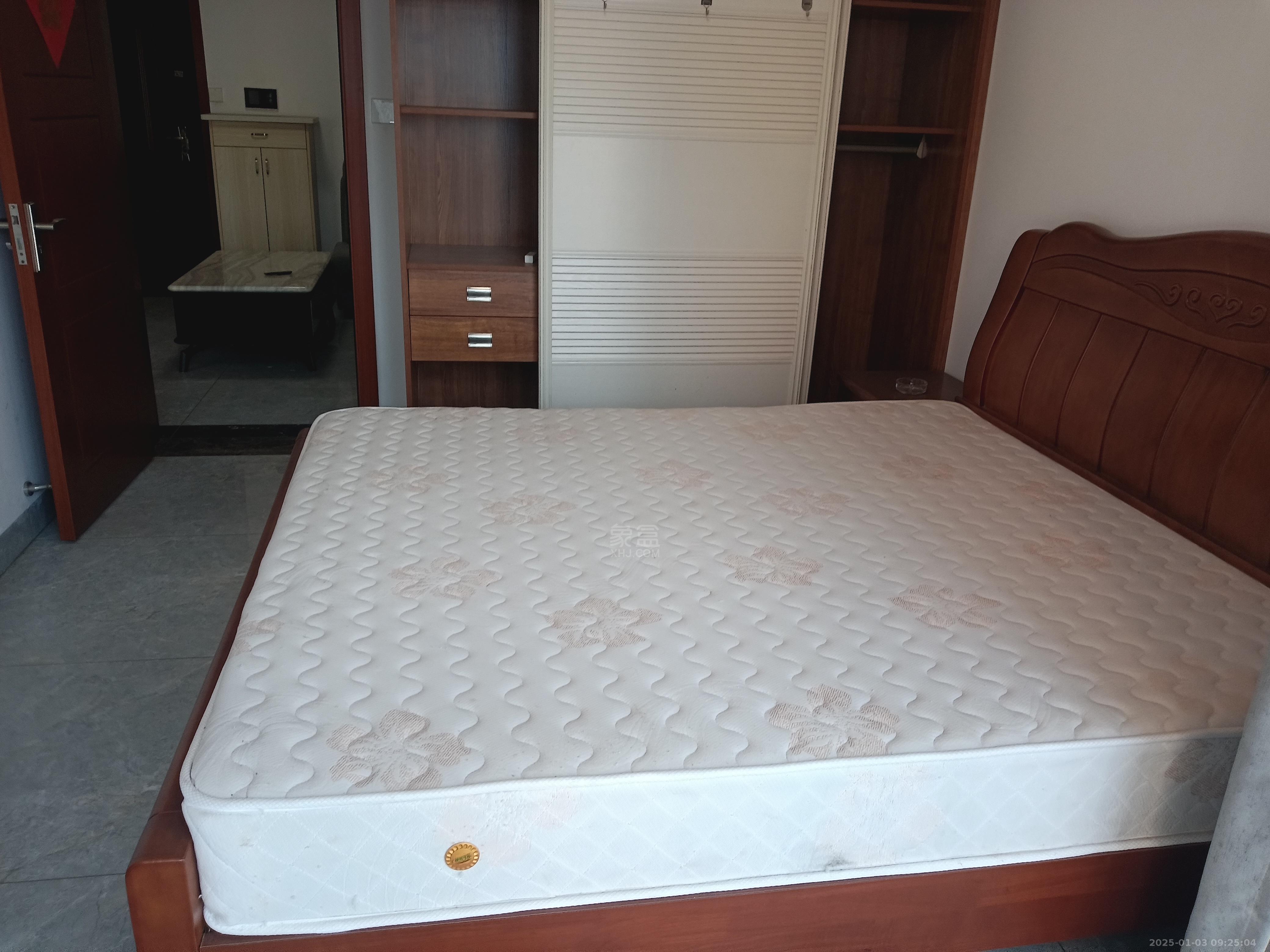 流金岁月-华晨国际 2室2厅1卫 2300.0元/月 流金岁月-华晨国际 2室2厅1卫 2300.0元/月室内图