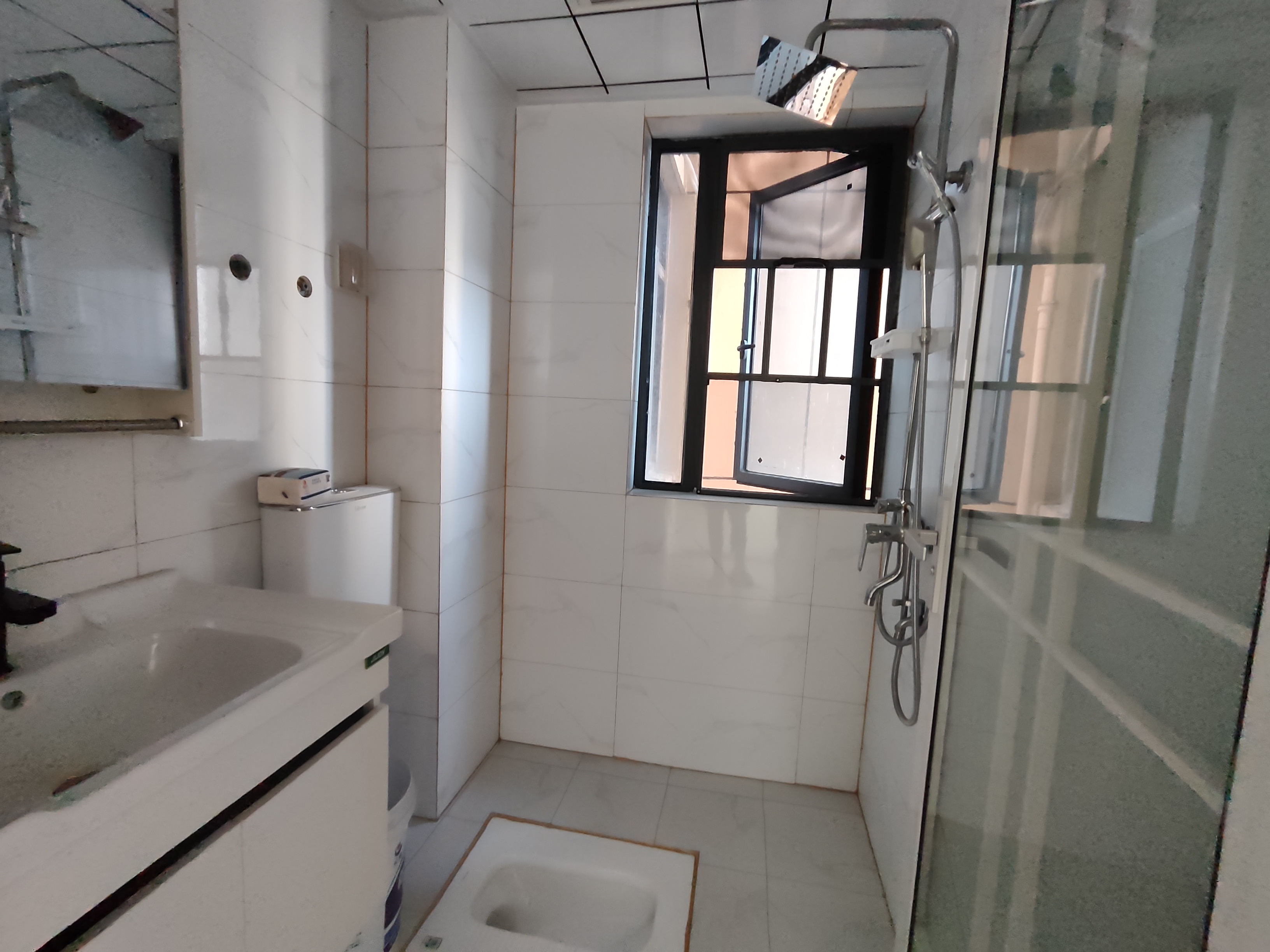 百弘学府城  3室1厅2卫    1800.0元/月室内图