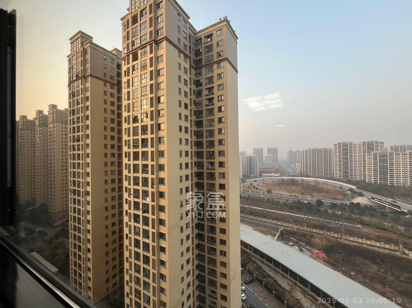 洋湖明园一期  3室1厅2卫   2500.00元/月室内图
