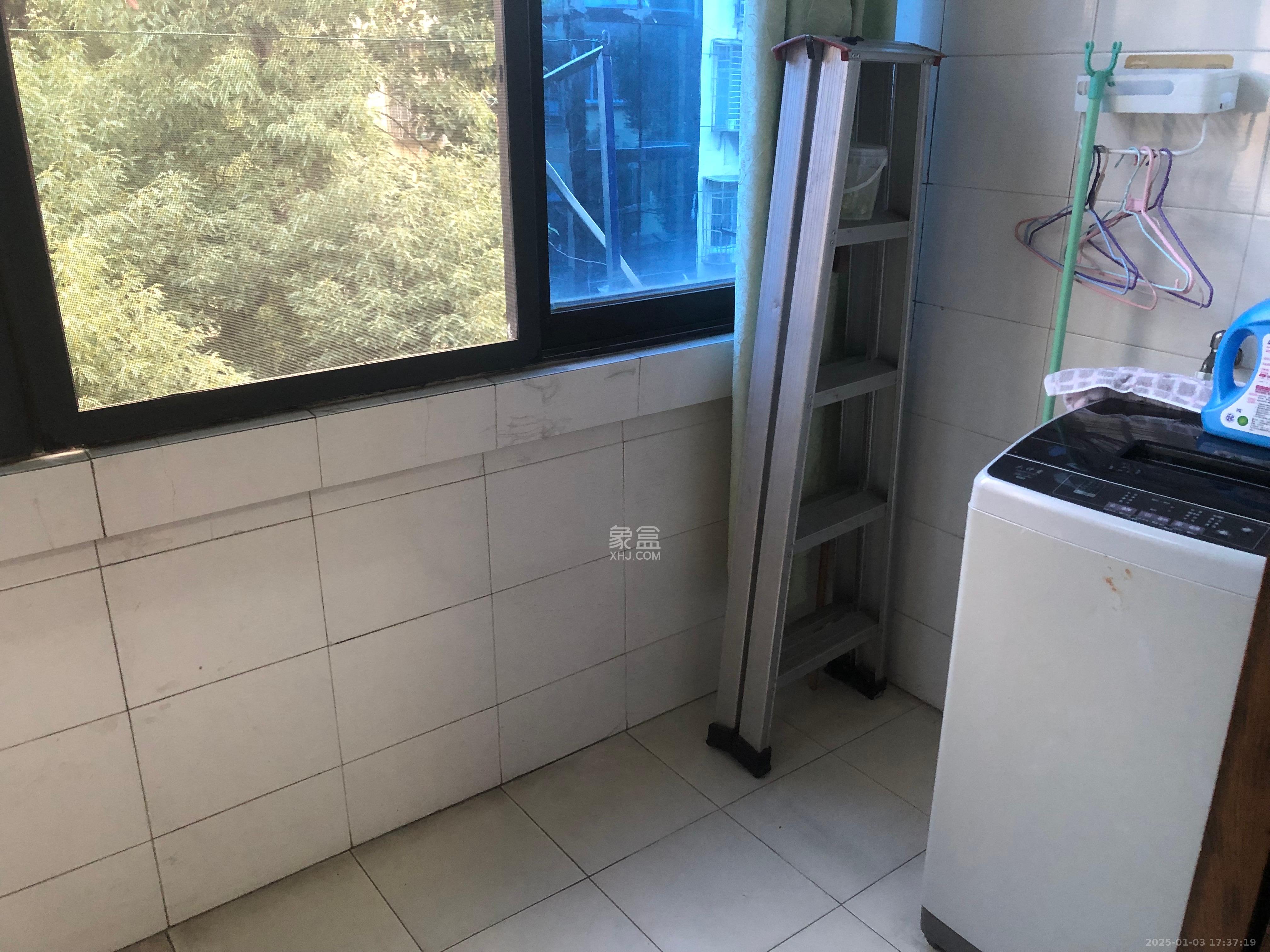 测绘局单位房 2室1厅1卫 1400.0元/月 测绘局单位房 2室1厅1卫 1400.0元/月室内图